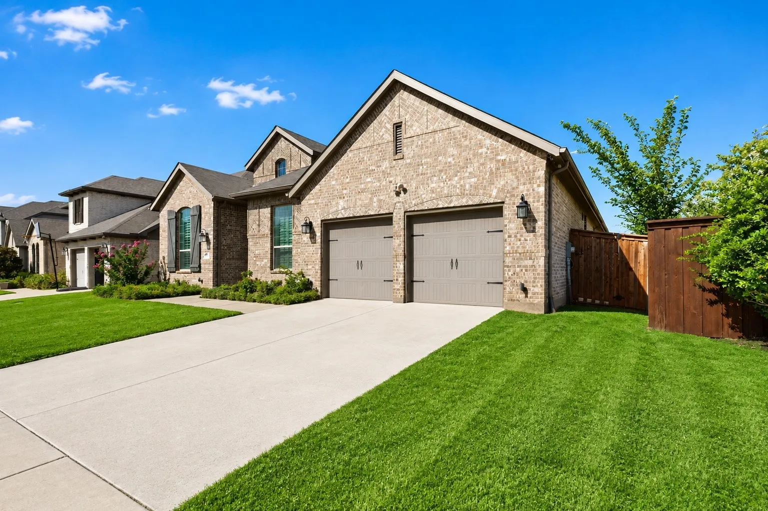 Single Family Residence For Sale in Tarrant County , 7541 Pondview Lane, Fort Worth, Texas 76123, 4 Bedroom, 3 Bathroom, Garage spaces, 2,927 Sqft, built in 2018, mls#21358434, Real Estate Agent in Fort Worth, Homes For Sale in Tarrant county, Homes For Sale in Fort Worth, Realtor in Fort Worth Texas, Real Estate Brokerage Independent Realty Texas, Luminita Cordes Realtor
