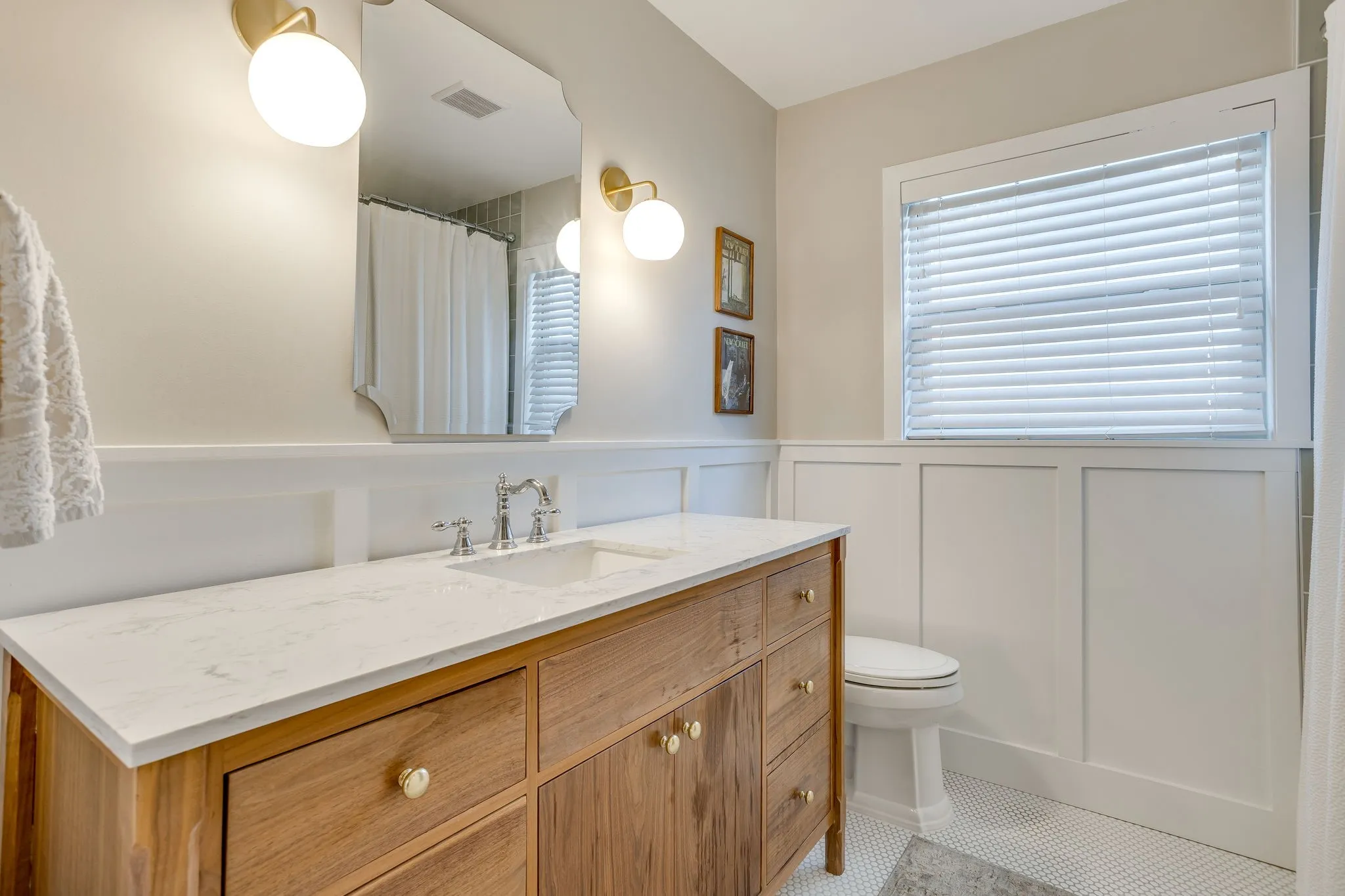 Single Family Residence For Sale in Tarrant County , 4200 Birchman Avenue, Fort Worth, Texas 76107, 3 Bedroom, 2 Bathroom, 2 Garage spaces, 1,572 Sqft, built in 1940, mls#21356788, Real Estate Agent in Fort Worth, Homes For Sale in Tarrant county, Homes For Sale in Fort Worth, Realtor in Fort Worth Texas, Real Estate Brokerage Independent Realty Texas, Luminita Cordes Realtor