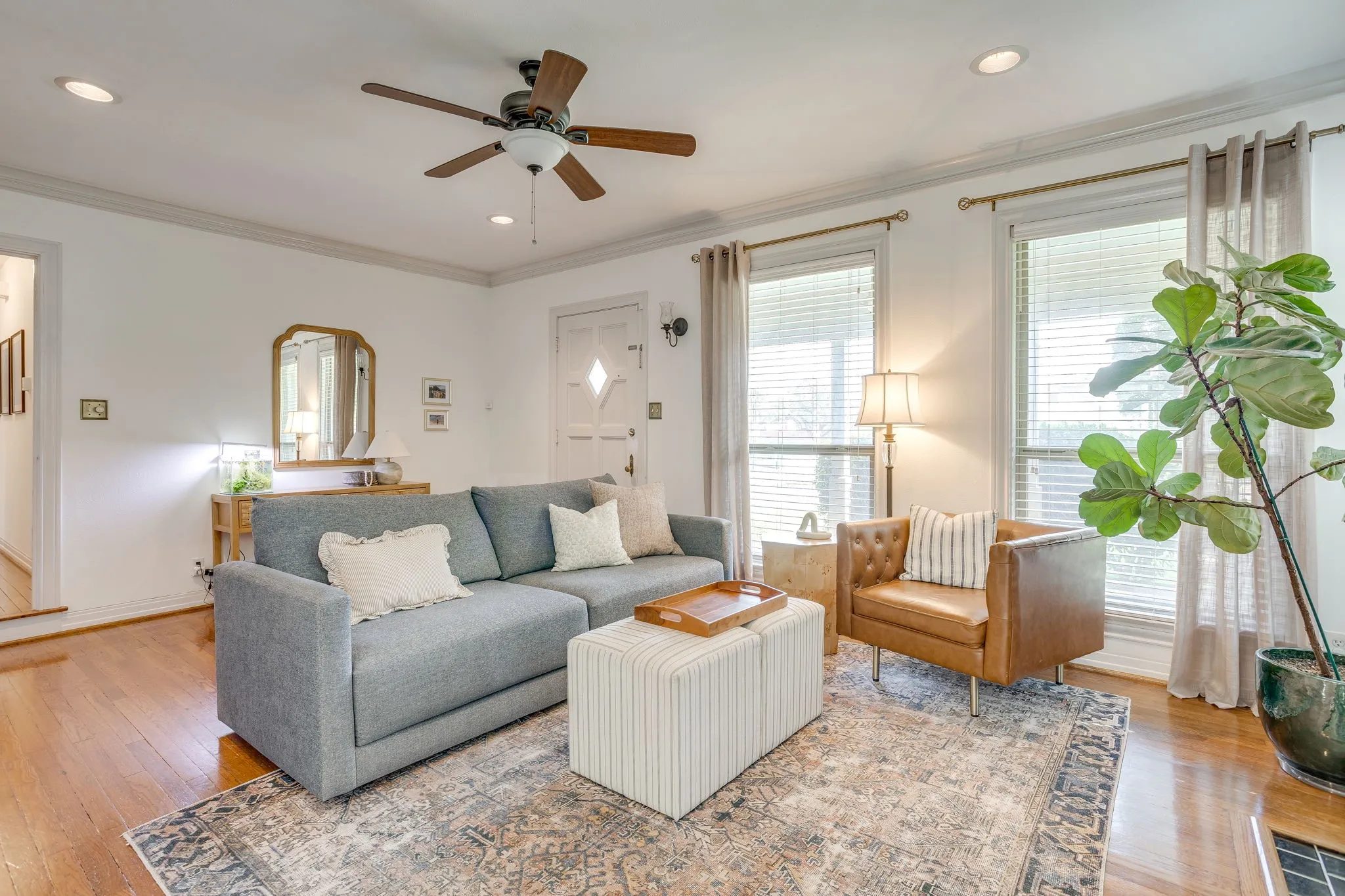 Single Family Residence For Sale in Tarrant County , 4200 Birchman Avenue, Fort Worth, Texas 76107, 3 Bedroom, 2 Bathroom, 2 Garage spaces, 1,572 Sqft, built in 1940, mls#21356788, Real Estate Agent in Fort Worth, Homes For Sale in Tarrant county, Homes For Sale in Fort Worth, Realtor in Fort Worth Texas, Real Estate Brokerage Independent Realty Texas, Luminita Cordes Realtor