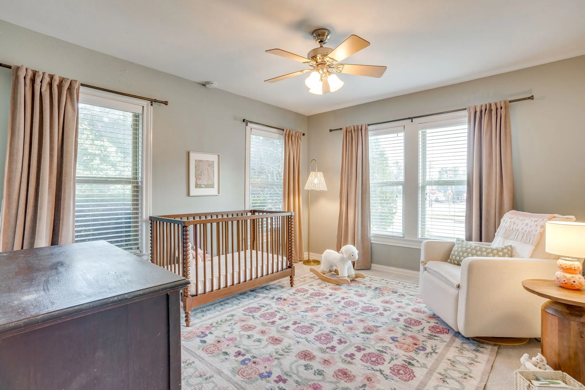 Single Family Residence For Sale in Tarrant County , 4200 Birchman Avenue, Fort Worth, Texas 76107, 3 Bedroom, 2 Bathroom, 2 Garage spaces, 1,572 Sqft, built in 1940, mls#21356788, Real Estate Agent in Fort Worth, Homes For Sale in Tarrant county, Homes For Sale in Fort Worth, Realtor in Fort Worth Texas, Real Estate Brokerage Independent Realty Texas, Luminita Cordes Realtor