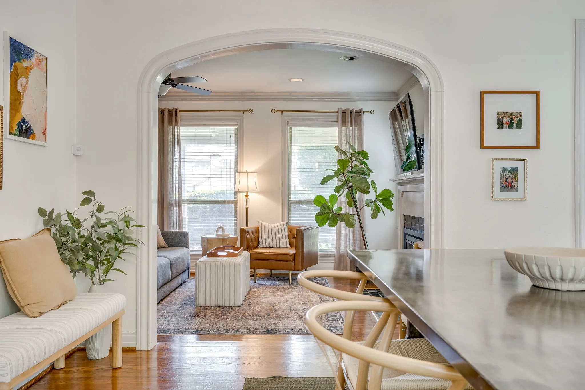 Single Family Residence For Sale in Tarrant County , 4200 Birchman Avenue, Fort Worth, Texas 76107, 3 Bedroom, 2 Bathroom, 2 Garage spaces, 1,572 Sqft, built in 1940, mls#21356788, Real Estate Agent in Fort Worth, Homes For Sale in Tarrant county, Homes For Sale in Fort Worth, Realtor in Fort Worth Texas, Real Estate Brokerage Independent Realty Texas, Luminita Cordes Realtor