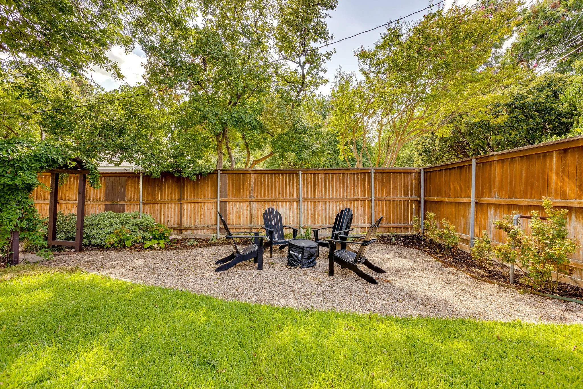 Single Family Residence For Sale in Tarrant County , 4200 Birchman Avenue, Fort Worth, Texas 76107, 3 Bedroom, 2 Bathroom, 2 Garage spaces, 1,572 Sqft, built in 1940, mls#21356788, Real Estate Agent in Fort Worth, Homes For Sale in Tarrant county, Homes For Sale in Fort Worth, Realtor in Fort Worth Texas, Real Estate Brokerage Independent Realty Texas, Luminita Cordes Realtor