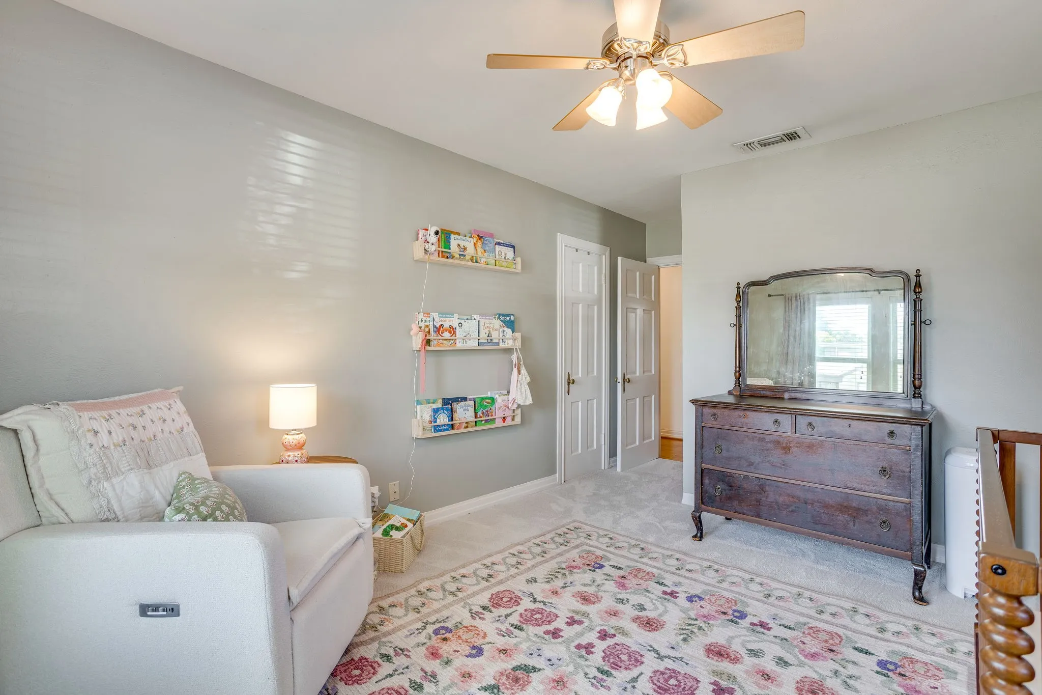 Single Family Residence For Sale in Tarrant County , 4200 Birchman Avenue, Fort Worth, Texas 76107, 3 Bedroom, 2 Bathroom, 2 Garage spaces, 1,572 Sqft, built in 1940, mls#21356788, Real Estate Agent in Fort Worth, Homes For Sale in Tarrant county, Homes For Sale in Fort Worth, Realtor in Fort Worth Texas, Real Estate Brokerage Independent Realty Texas, Luminita Cordes Realtor