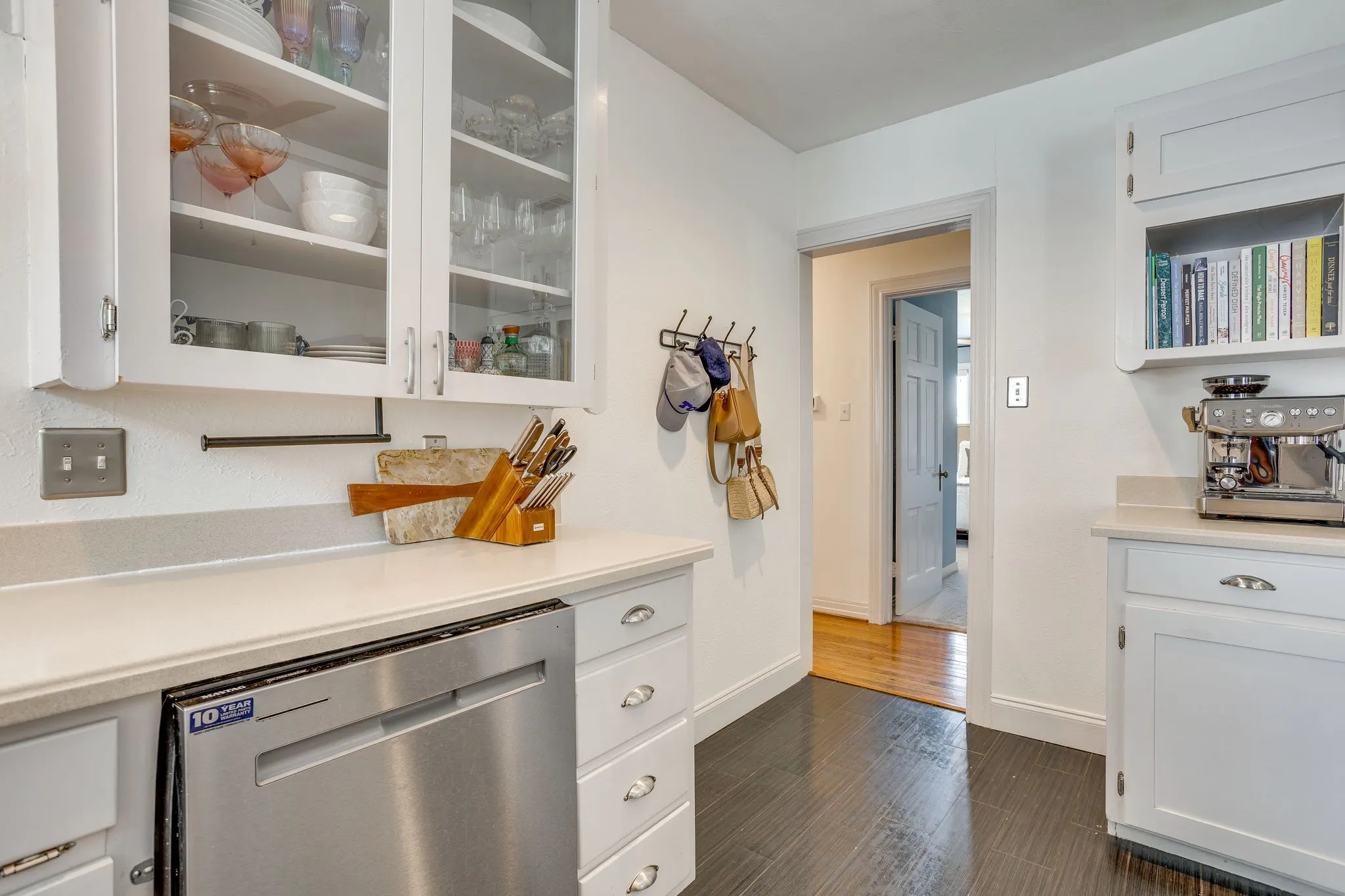 Single Family Residence For Sale in Tarrant County , 4200 Birchman Avenue, Fort Worth, Texas 76107, 3 Bedroom, 2 Bathroom, 2 Garage spaces, 1,572 Sqft, built in 1940, mls#21356788, Real Estate Agent in Fort Worth, Homes For Sale in Tarrant county, Homes For Sale in Fort Worth, Realtor in Fort Worth Texas, Real Estate Brokerage Independent Realty Texas, Luminita Cordes Realtor