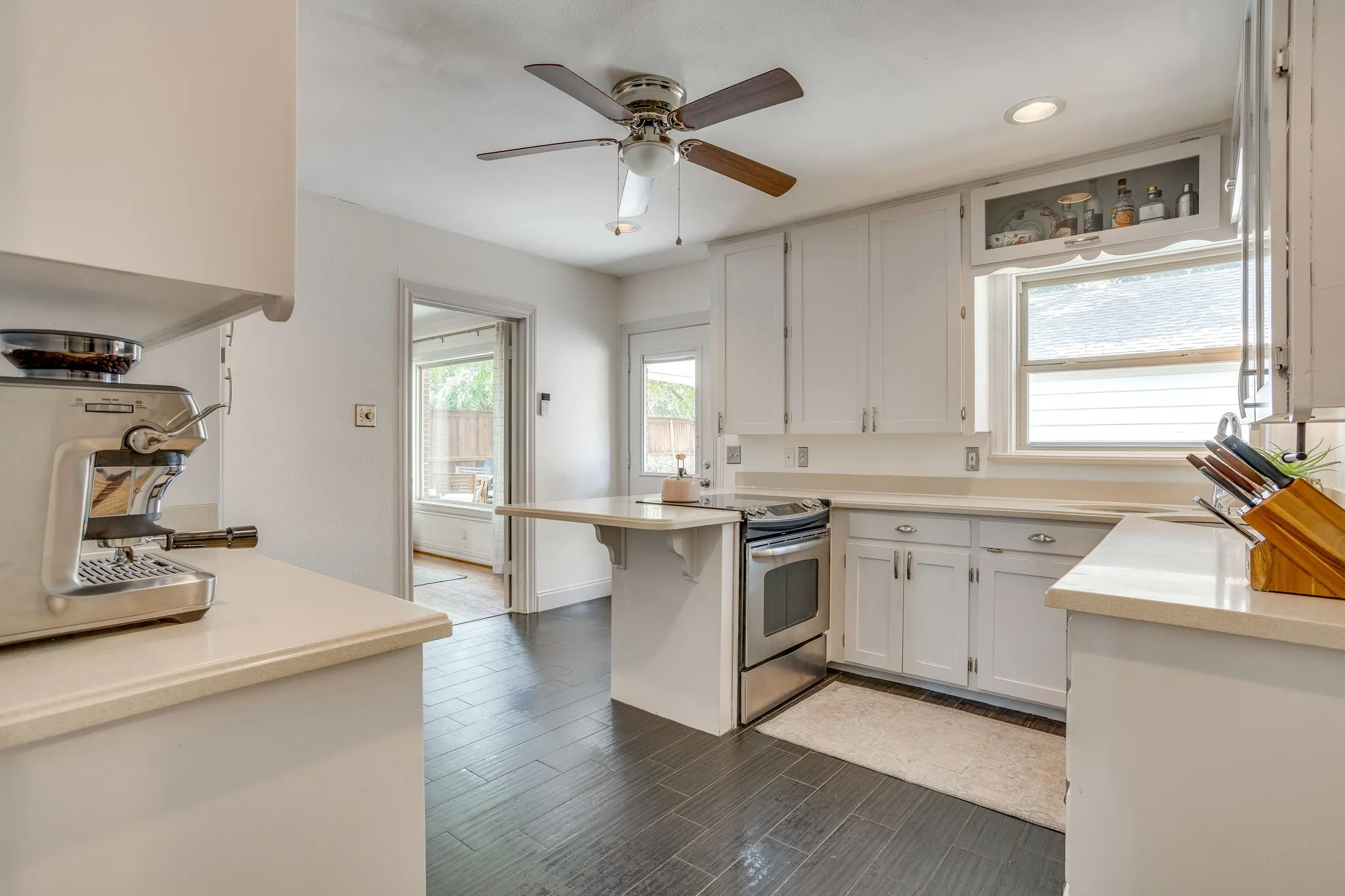 Single Family Residence For Sale in Tarrant County , 4200 Birchman Avenue, Fort Worth, Texas 76107, 3 Bedroom, 2 Bathroom, 2 Garage spaces, 1,572 Sqft, built in 1940, mls#21356788, Real Estate Agent in Fort Worth, Homes For Sale in Tarrant county, Homes For Sale in Fort Worth, Realtor in Fort Worth Texas, Real Estate Brokerage Independent Realty Texas, Luminita Cordes Realtor