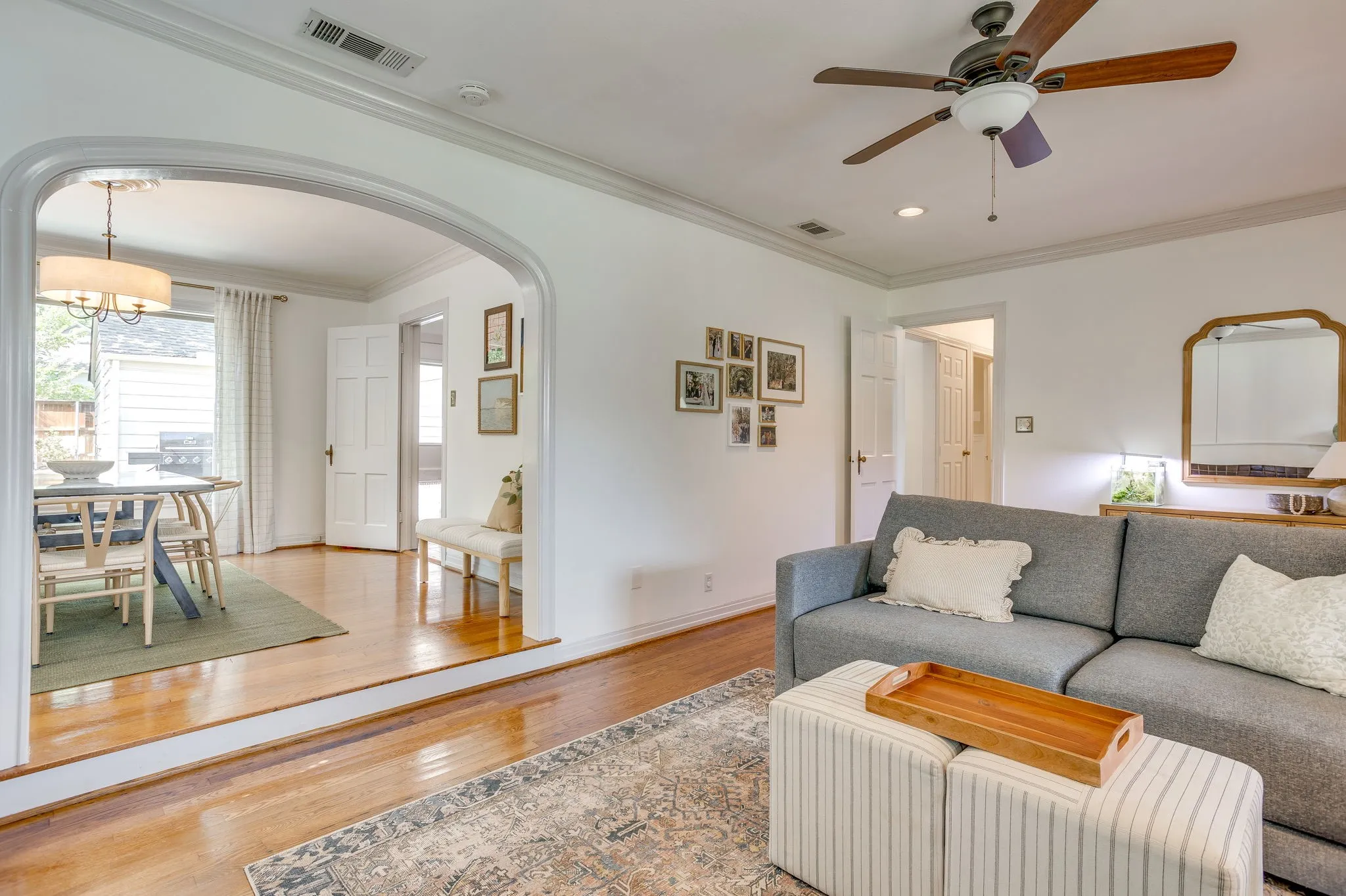 Single Family Residence For Sale in Tarrant County , 4200 Birchman Avenue, Fort Worth, Texas 76107, 3 Bedroom, 2 Bathroom, 2 Garage spaces, 1,572 Sqft, built in 1940, mls#21356788, Real Estate Agent in Fort Worth, Homes For Sale in Tarrant county, Homes For Sale in Fort Worth, Realtor in Fort Worth Texas, Real Estate Brokerage Independent Realty Texas, Luminita Cordes Realtor