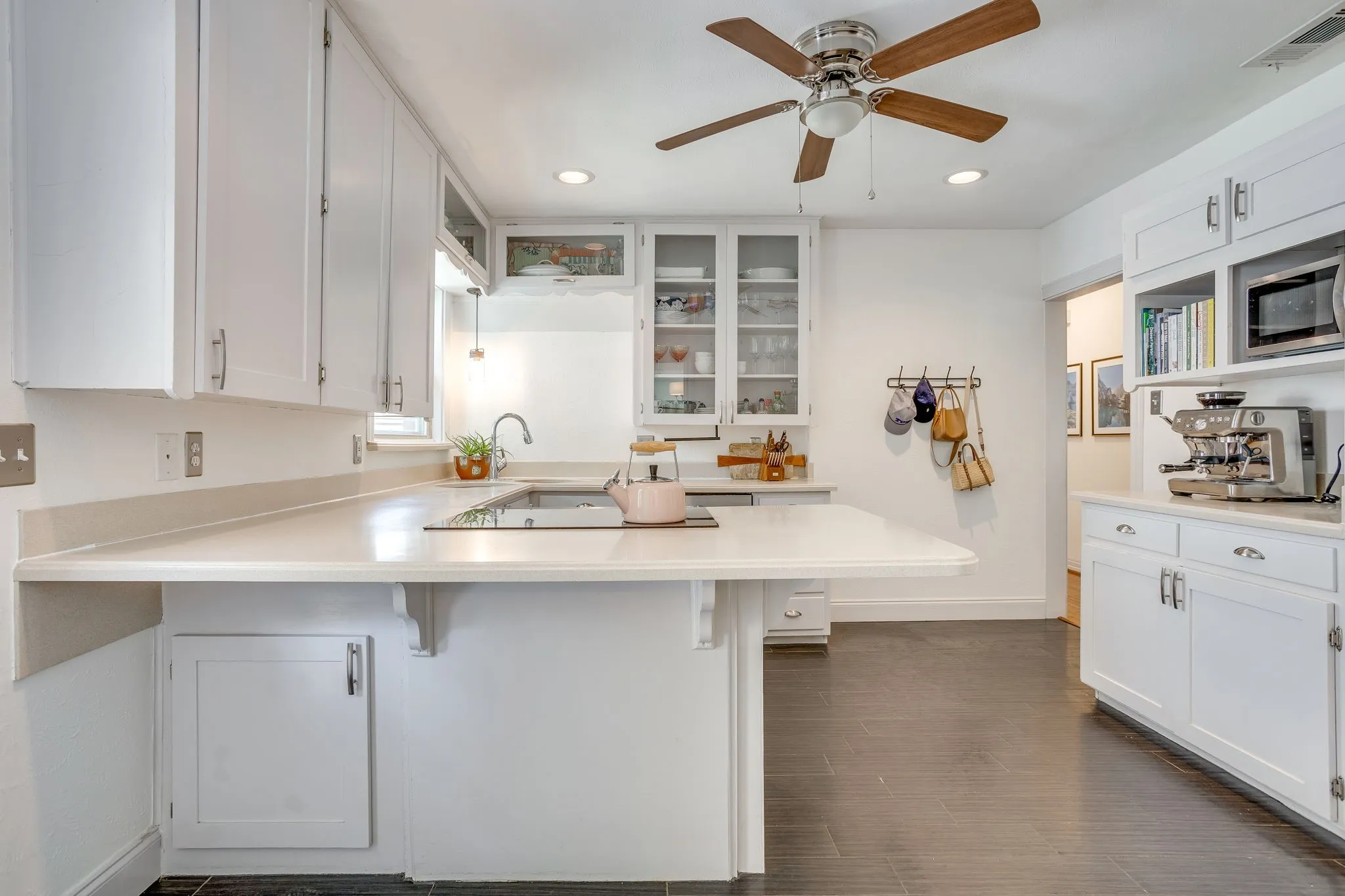 Single Family Residence For Sale in Tarrant County , 4200 Birchman Avenue, Fort Worth, Texas 76107, 3 Bedroom, 2 Bathroom, 2 Garage spaces, 1,572 Sqft, built in 1940, mls#21356788, Real Estate Agent in Fort Worth, Homes For Sale in Tarrant county, Homes For Sale in Fort Worth, Realtor in Fort Worth Texas, Real Estate Brokerage Independent Realty Texas, Luminita Cordes Realtor