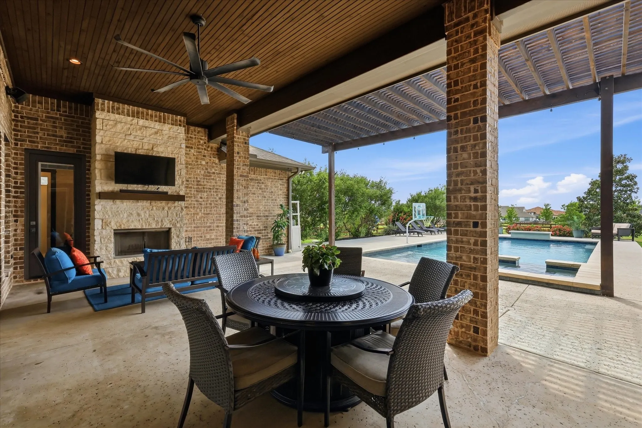 Single Family Residence For Sale in Denton County , 3249 Glenmore Avenue, Northlake, Texas 76247, 4 Bedroom, 3 Bathroom, 3 Garage spaces, 3,515 Sqft, built in 2018, mls#21355844, Real Estate Agent in Northlake, Homes For Sale in Denton county, Homes For Sale in Northlake, Realtor in Northlake Texas, Real Estate Brokerage Independent Realty Texas, Luminita Cordes Realtor