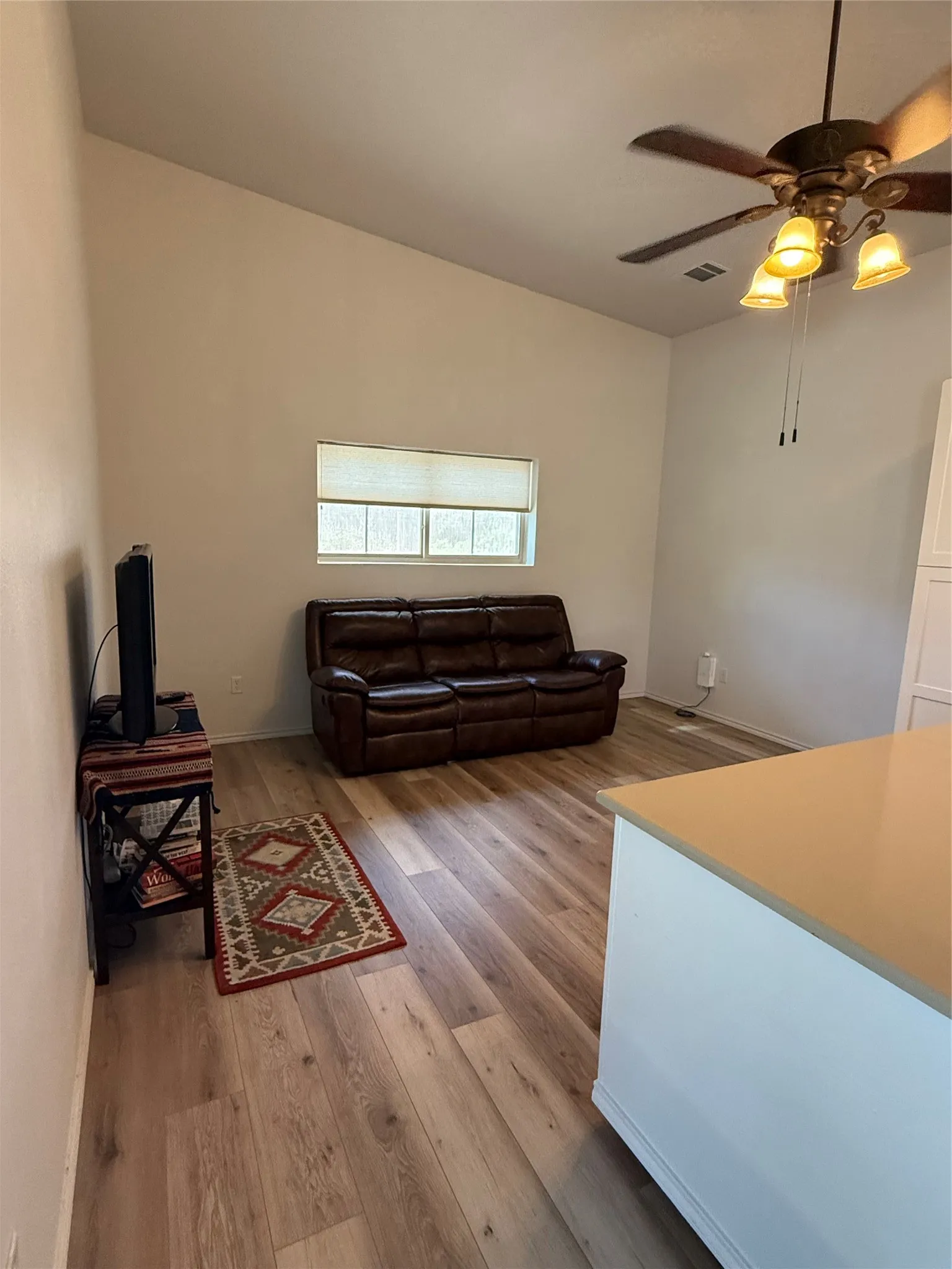 Single Family Residence For Sale in Hill County , 139 Yellowstone Drive, Whitney, Texas 76692, 1 Bedroom, 1 Bathroom, Garage spaces, 640 Sqft, built in 2022, Price $215,000, mls#21355057, Real Estate Agent in Whitney, Homes For Sale in Hill county, Homes For Sale in Whitney, Realtor in Whitney Texas, Real Estate Brokerage Independent Realty Texas, Luminita Cordes Realtor
