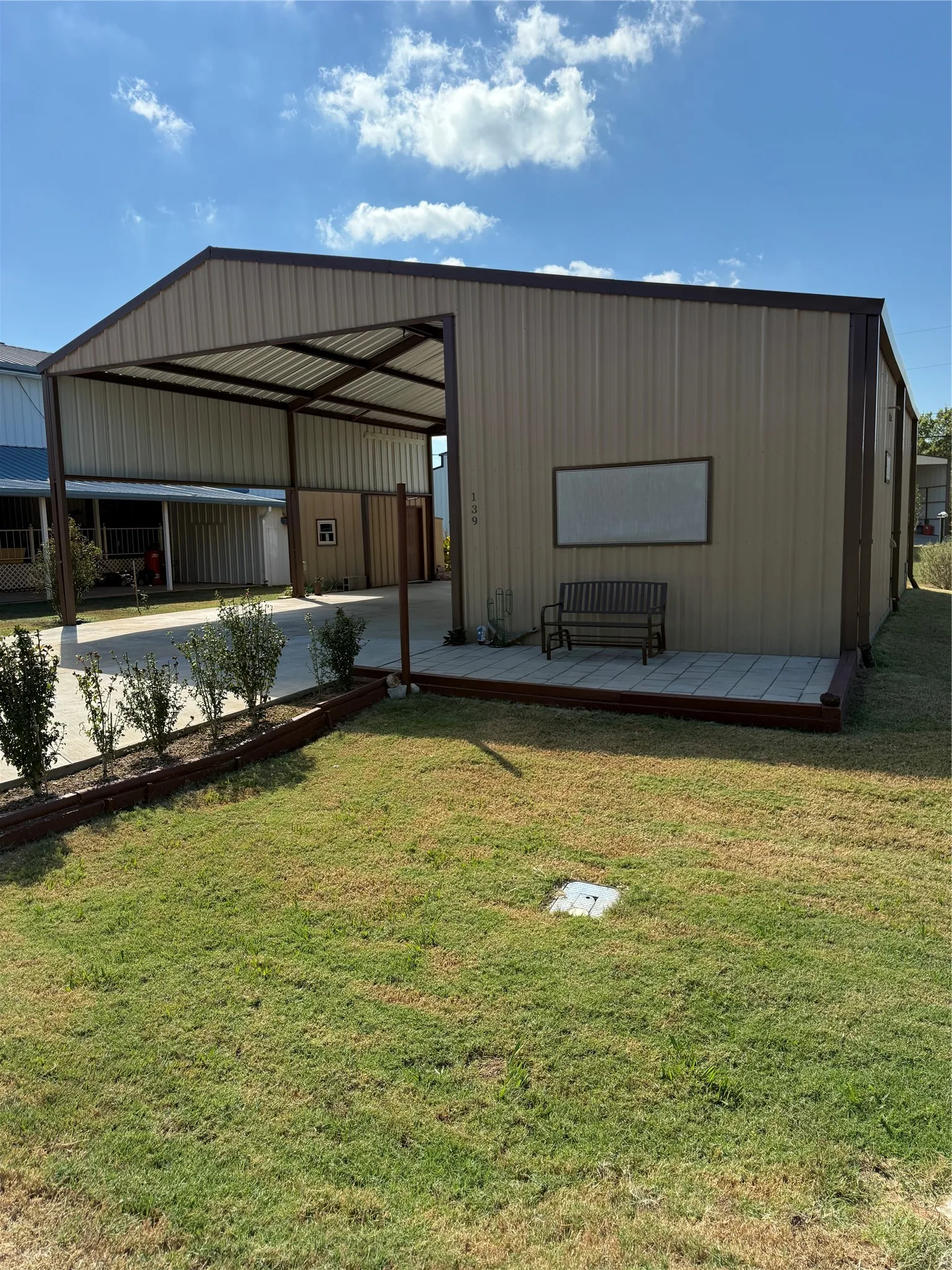 Single Family Residence For Sale in Hill County , 139 Yellowstone Drive, Whitney, Texas 76692, 1 Bedroom, 1 Bathroom, Garage spaces, 640 Sqft, built in 2022, Price $215,000, mls#21355057, Real Estate Agent in Whitney, Homes For Sale in Hill county, Homes For Sale in Whitney, Realtor in Whitney Texas, Real Estate Brokerage Independent Realty Texas, Luminita Cordes Realtor