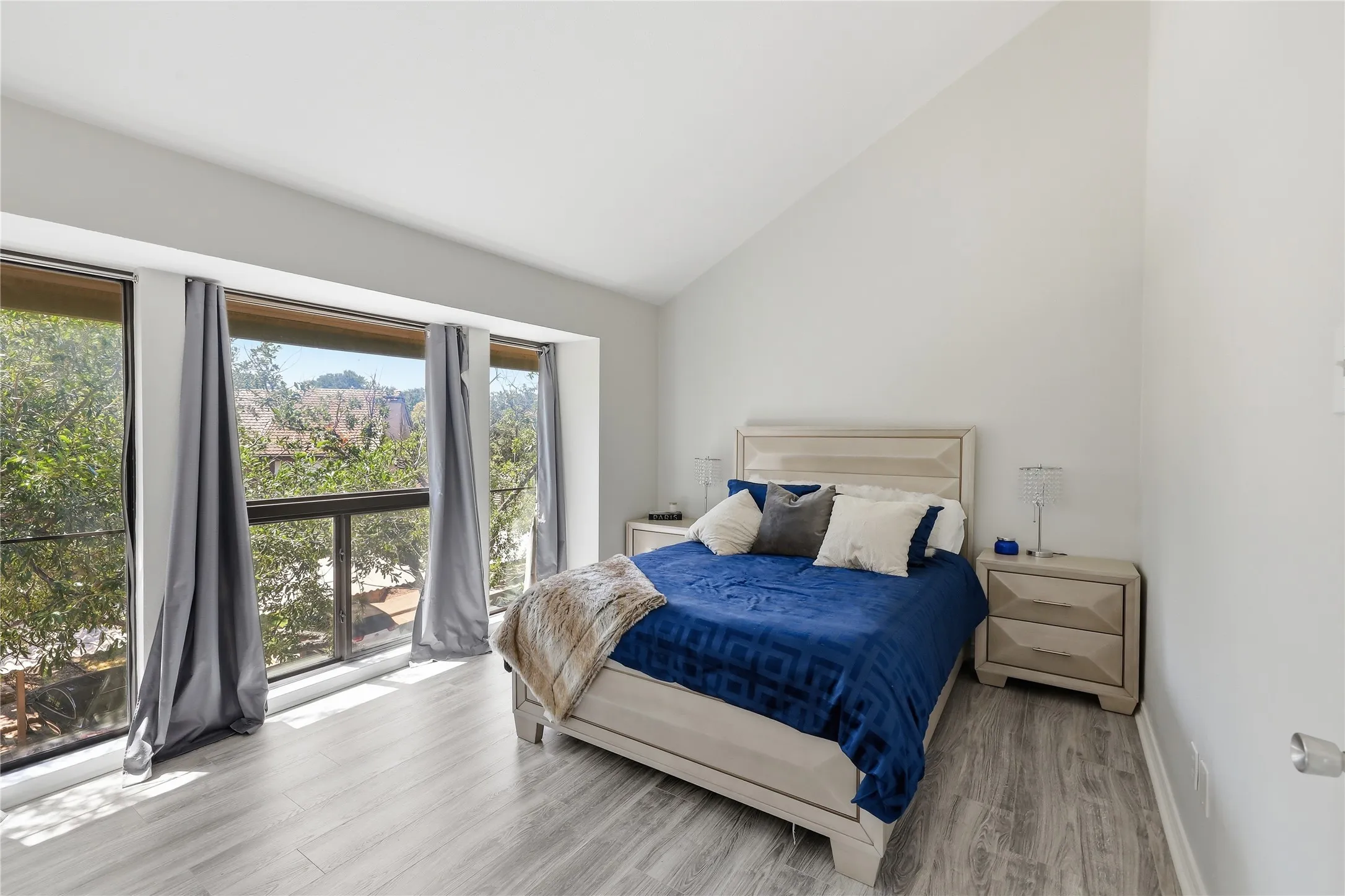 Condominium For Sale in Dallas County , 4551 N O CONNOR Road 1267, Irving, Texas 75062, 3 Bedroom, 3 Bathroom, 2 Garage spaces, 1,402 Sqft, built in 1975, mls#21356519, Real Estate Agent in Irving, Homes For Sale in Dallas county, Homes For Sale in Irving, Realtor in Irving Texas, Real Estate Brokerage Independent Realty Texas, Luminita Cordes Realtor