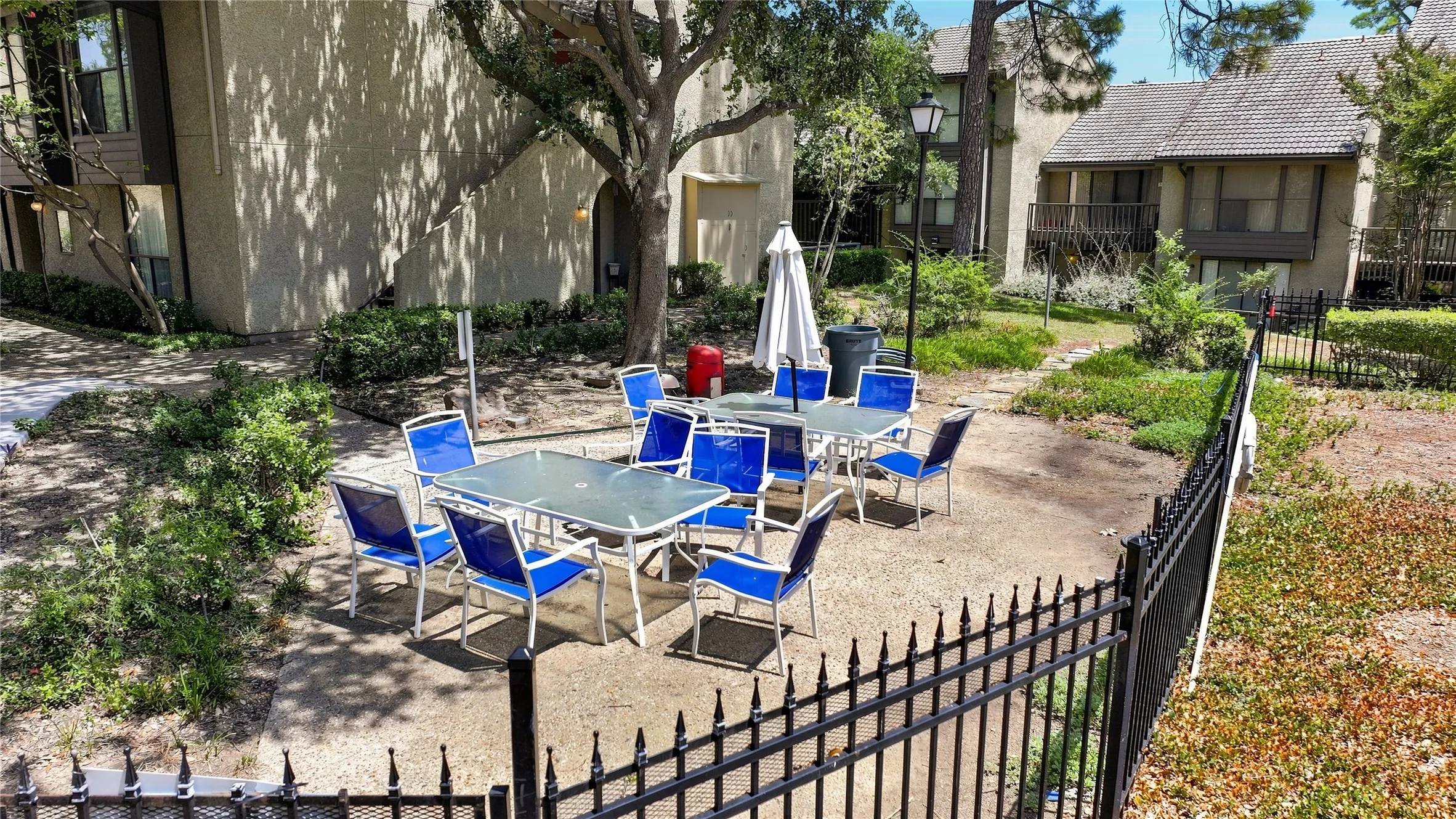 Condominium For Sale in Dallas County , 4551 N O CONNOR Road 1267, Irving, Texas 75062, 3 Bedroom, 3 Bathroom, 2 Garage spaces, 1,402 Sqft, built in 1975, mls#21356519, Real Estate Agent in Irving, Homes For Sale in Dallas county, Homes For Sale in Irving, Realtor in Irving Texas, Real Estate Brokerage Independent Realty Texas, Luminita Cordes Realtor