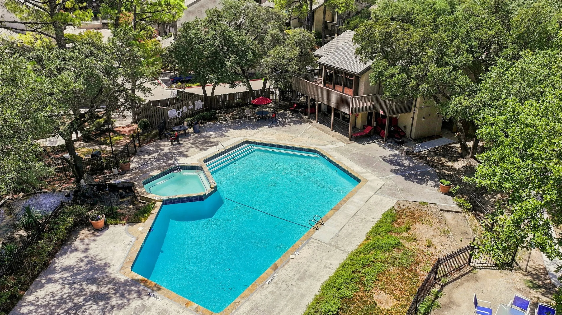 Condominium For Sale in Dallas County , 4551 N O CONNOR Road 1267, Irving, Texas 75062, 3 Bedroom, 3 Bathroom, 2 Garage spaces, 1,402 Sqft, built in 1975, mls#21356519, Real Estate Agent in Irving, Homes For Sale in Dallas county, Homes For Sale in Irving, Realtor in Irving Texas, Real Estate Brokerage Independent Realty Texas, Luminita Cordes Realtor