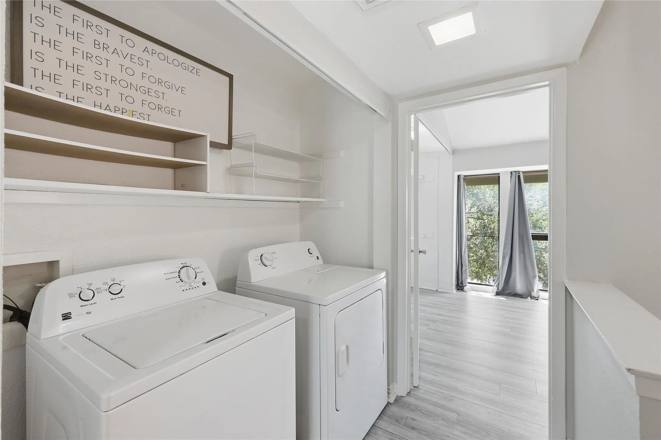 Condominium For Sale in Dallas County , 4551 N O CONNOR Road 1267, Irving, Texas 75062, 3 Bedroom, 3 Bathroom, 2 Garage spaces, 1,402 Sqft, built in 1975, mls#21356519, Real Estate Agent in Irving, Homes For Sale in Dallas county, Homes For Sale in Irving, Realtor in Irving Texas, Real Estate Brokerage Independent Realty Texas, Luminita Cordes Realtor