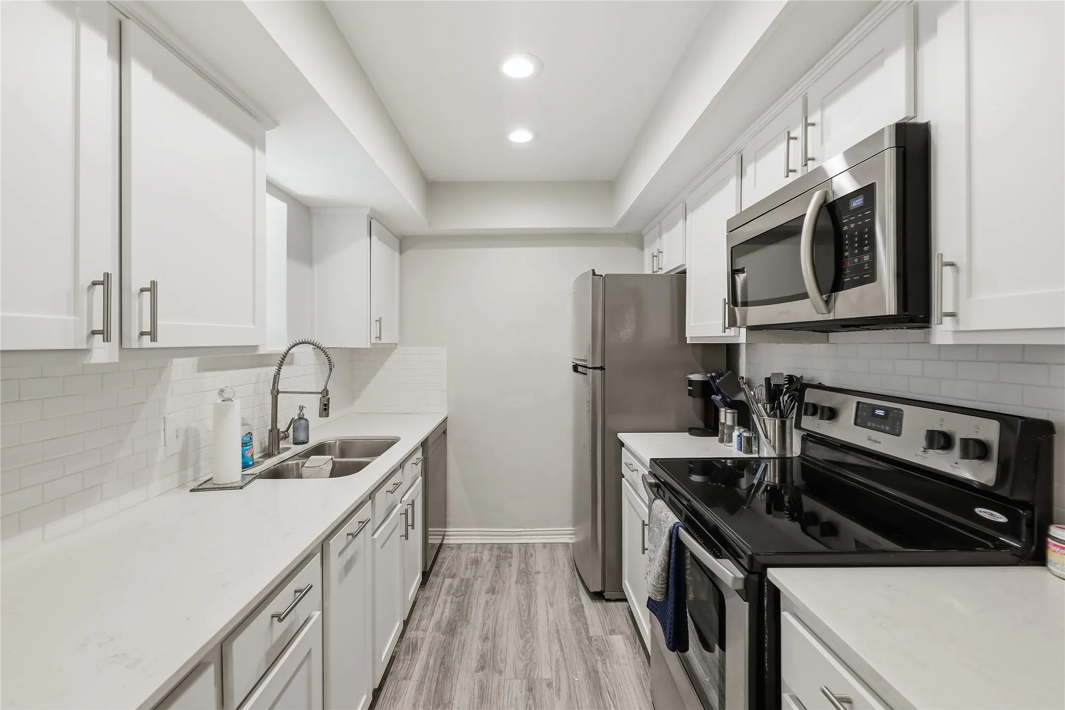 Condominium For Sale in Dallas County , 4551 N O CONNOR Road 1267, Irving, Texas 75062, 3 Bedroom, 3 Bathroom, 2 Garage spaces, 1,402 Sqft, built in 1975, mls#21356519, Real Estate Agent in Irving, Homes For Sale in Dallas county, Homes For Sale in Irving, Realtor in Irving Texas, Real Estate Brokerage Independent Realty Texas, Luminita Cordes Realtor