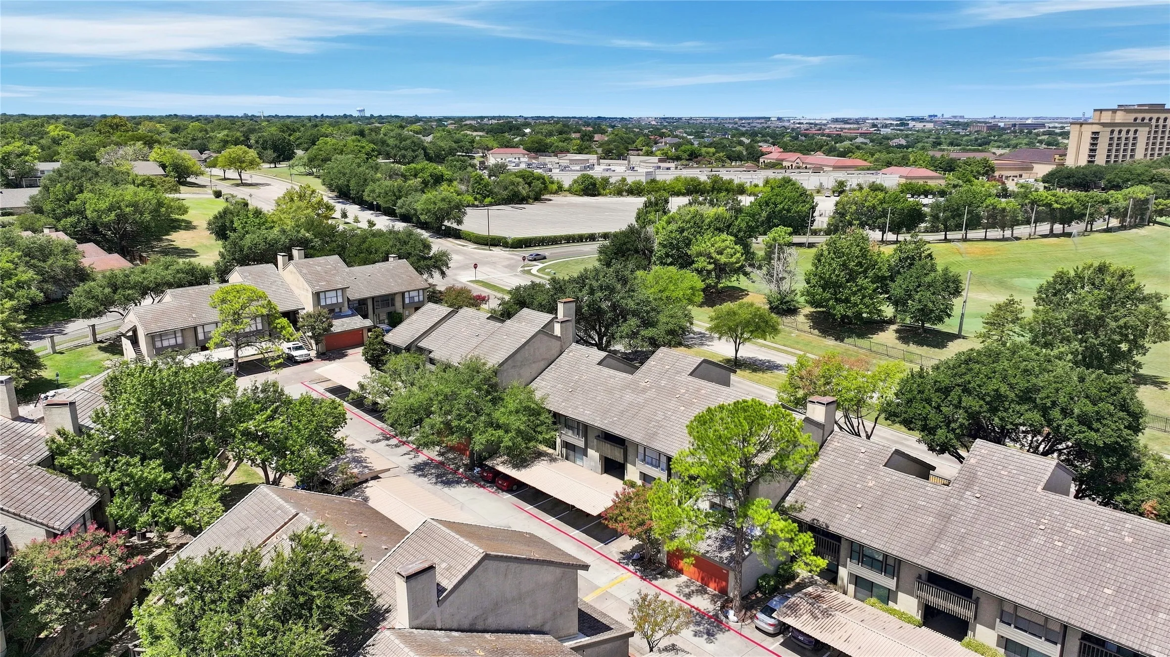 Condominium For Sale in Dallas County , 4551 N O CONNOR Road 1267, Irving, Texas 75062, 3 Bedroom, 3 Bathroom, 2 Garage spaces, 1,402 Sqft, built in 1975, mls#21356519, Real Estate Agent in Irving, Homes For Sale in Dallas county, Homes For Sale in Irving, Realtor in Irving Texas, Real Estate Brokerage Independent Realty Texas, Luminita Cordes Realtor