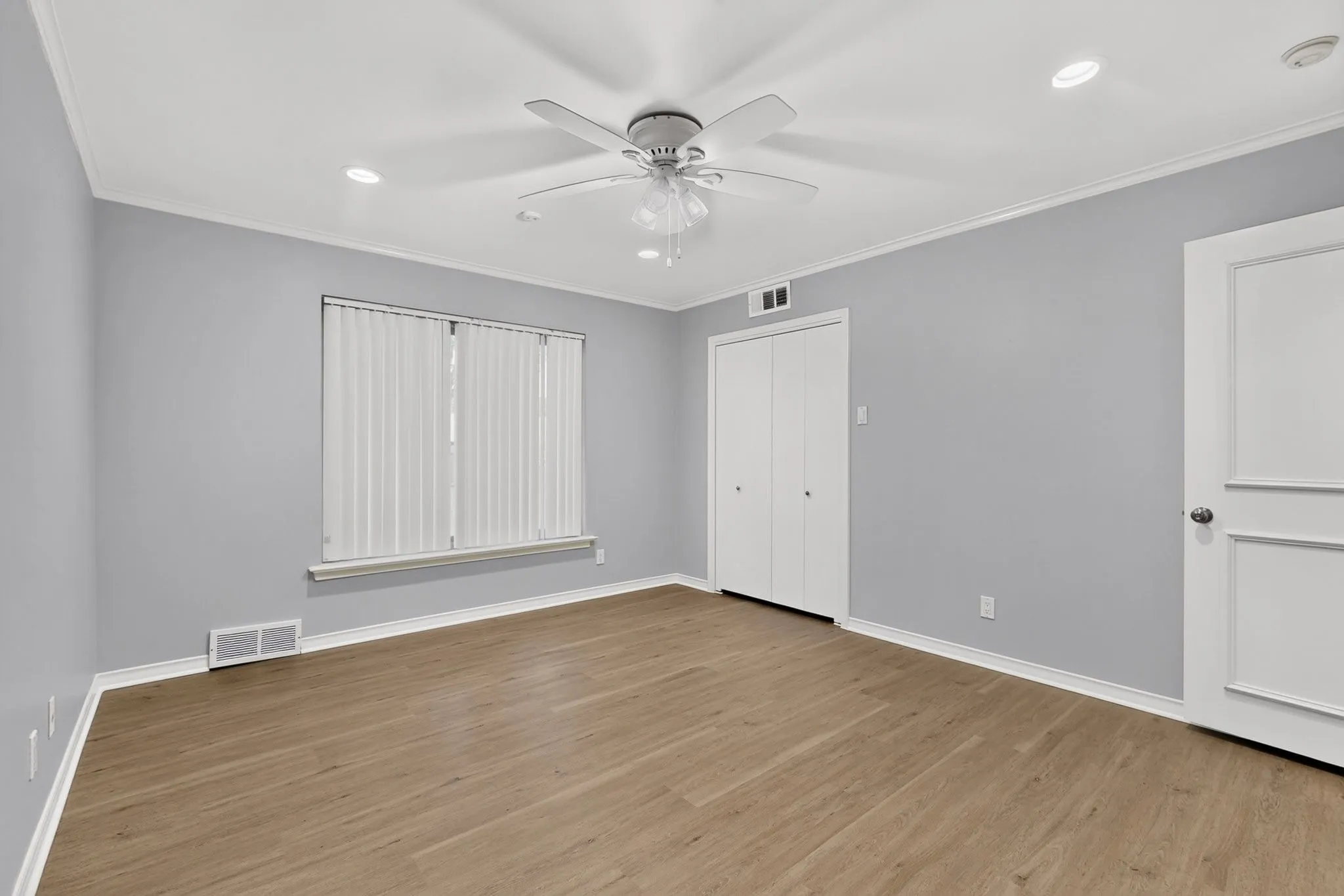 Single Family Residence For Sale in Dallas County , 3517 Northwest Parkway, University Park, Texas 75225, 2 Bedroom, 2 Bathroom, 1 Garage spaces, 1,559 Sqft, built in 1960, mls#21352553, Real Estate Agent in University Park, Homes For Sale in Dallas county, Homes For Sale in University Park, Realtor in University Park Texas, Real Estate Brokerage Independent Realty Texas, Luminita Cordes Realtor