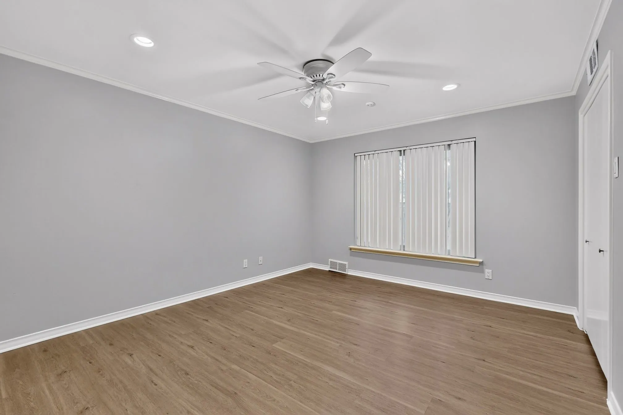 Single Family Residence For Sale in Dallas County , 3517 Northwest Parkway, University Park, Texas 75225, 2 Bedroom, 2 Bathroom, 1 Garage spaces, 1,559 Sqft, built in 1960, mls#21352553, Real Estate Agent in University Park, Homes For Sale in Dallas county, Homes For Sale in University Park, Realtor in University Park Texas, Real Estate Brokerage Independent Realty Texas, Luminita Cordes Realtor