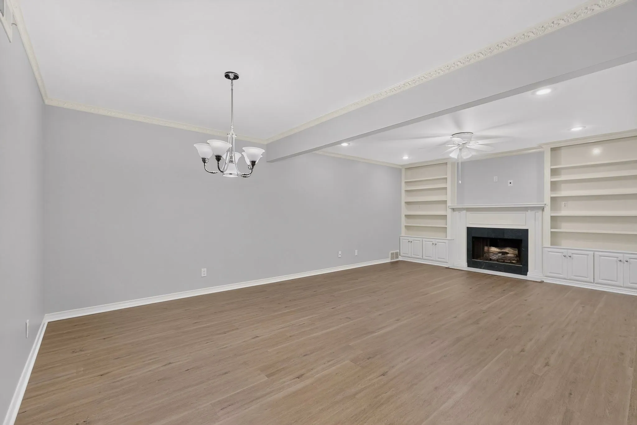 Single Family Residence For Sale in Dallas County , 3517 Northwest Parkway, University Park, Texas 75225, 2 Bedroom, 2 Bathroom, 1 Garage spaces, 1,559 Sqft, built in 1960, mls#21352553, Real Estate Agent in University Park, Homes For Sale in Dallas county, Homes For Sale in University Park, Realtor in University Park Texas, Real Estate Brokerage Independent Realty Texas, Luminita Cordes Realtor