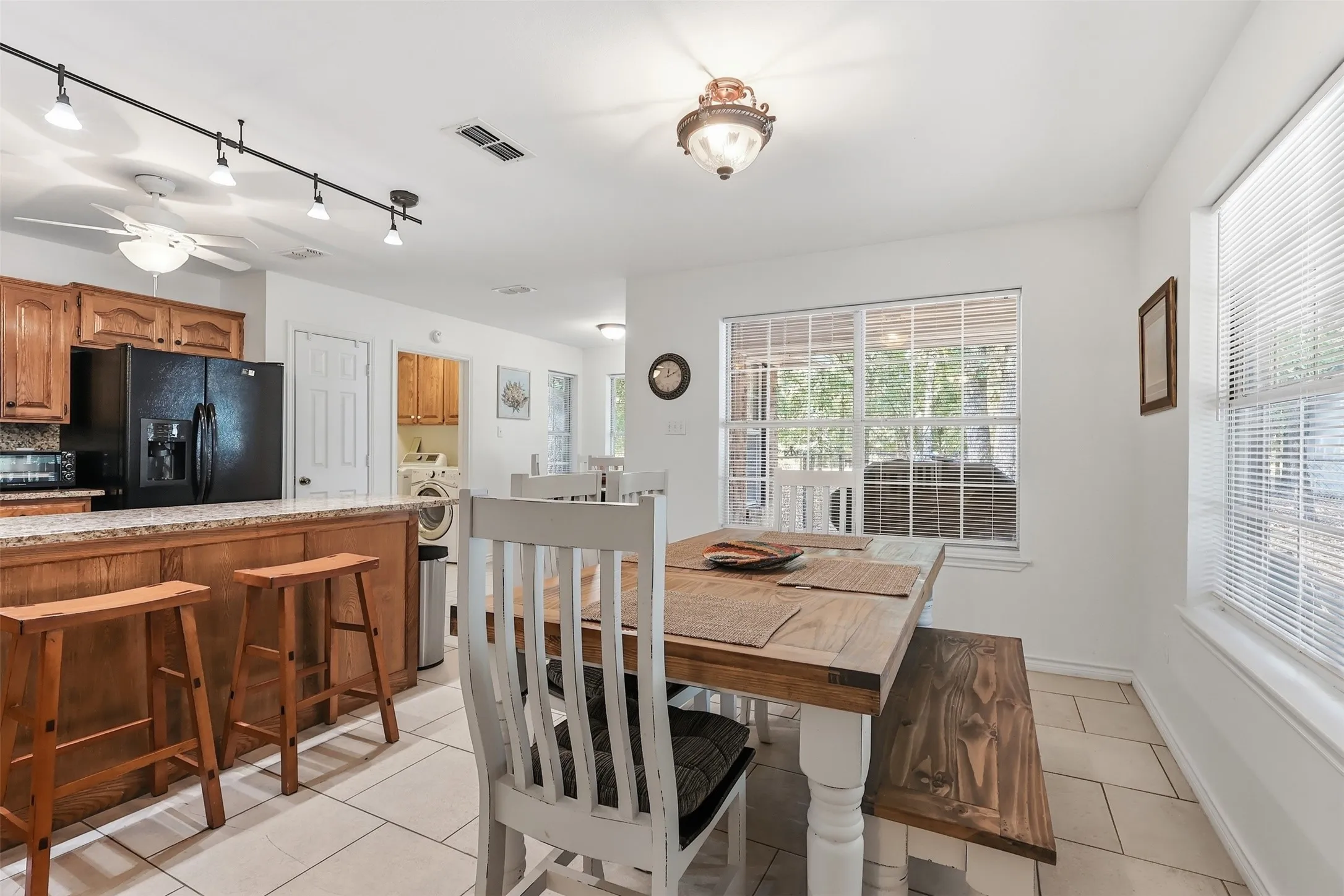 Single Family Residence For Sale in Wood County , 1343 Valleywood Trail, Holly Lake Ranch, Texas 75765, 3 Bedroom, 2 Bathroom, 2 Garage spaces, 1,694 Sqft, built in 1996, mls#21358226, Real Estate Agent in Holly Lake Ranch, Homes For Sale in Wood county, Homes For Sale in Holly Lake Ranch, Realtor in Holly Lake Ranch Texas, Real Estate Brokerage Independent Realty Texas, Luminita Cordes Realtor