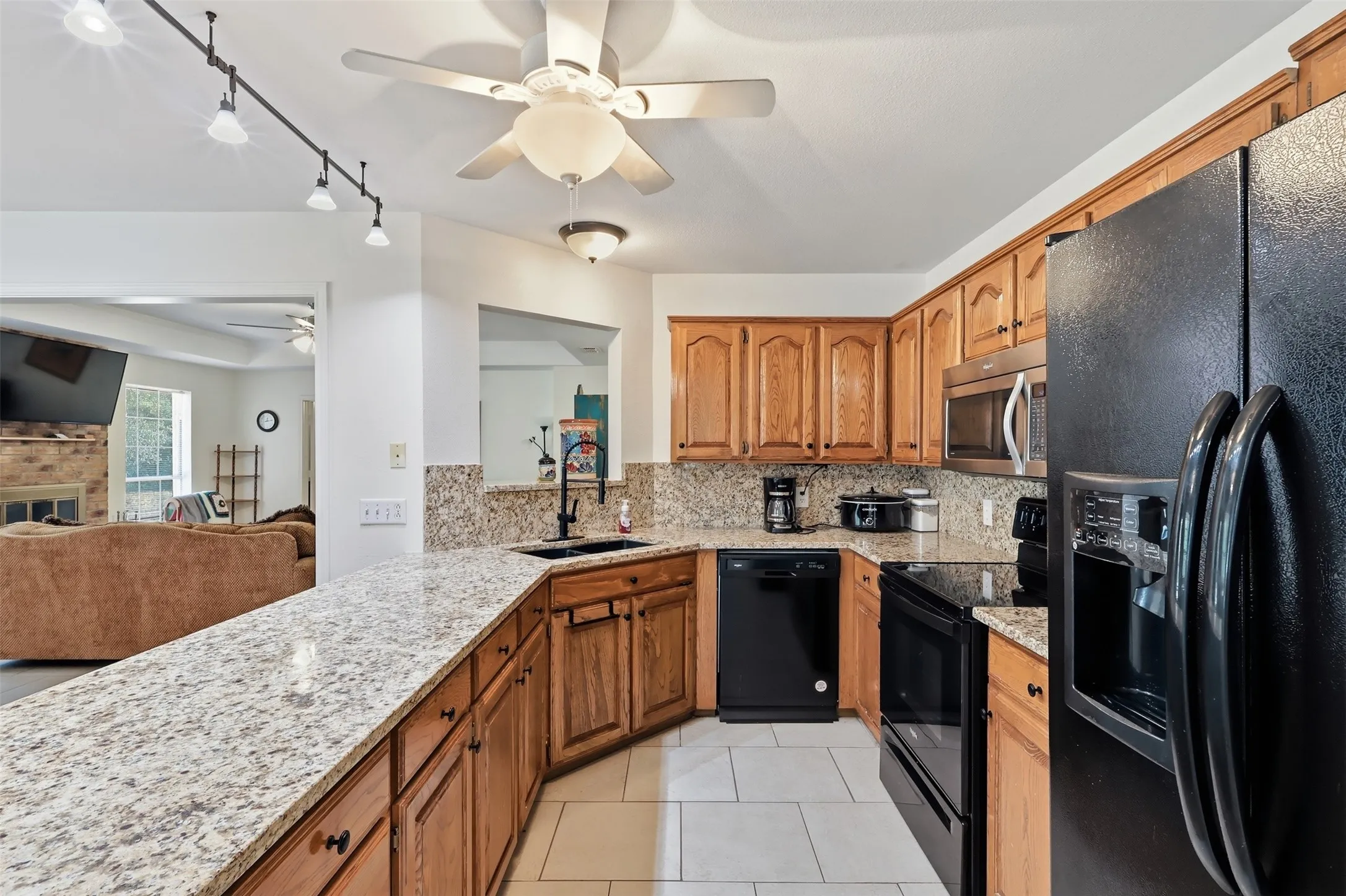Single Family Residence For Sale in Wood County , 1343 Valleywood Trail, Holly Lake Ranch, Texas 75765, 3 Bedroom, 2 Bathroom, 2 Garage spaces, 1,694 Sqft, built in 1996, mls#21358226, Real Estate Agent in Holly Lake Ranch, Homes For Sale in Wood county, Homes For Sale in Holly Lake Ranch, Realtor in Holly Lake Ranch Texas, Real Estate Brokerage Independent Realty Texas, Luminita Cordes Realtor