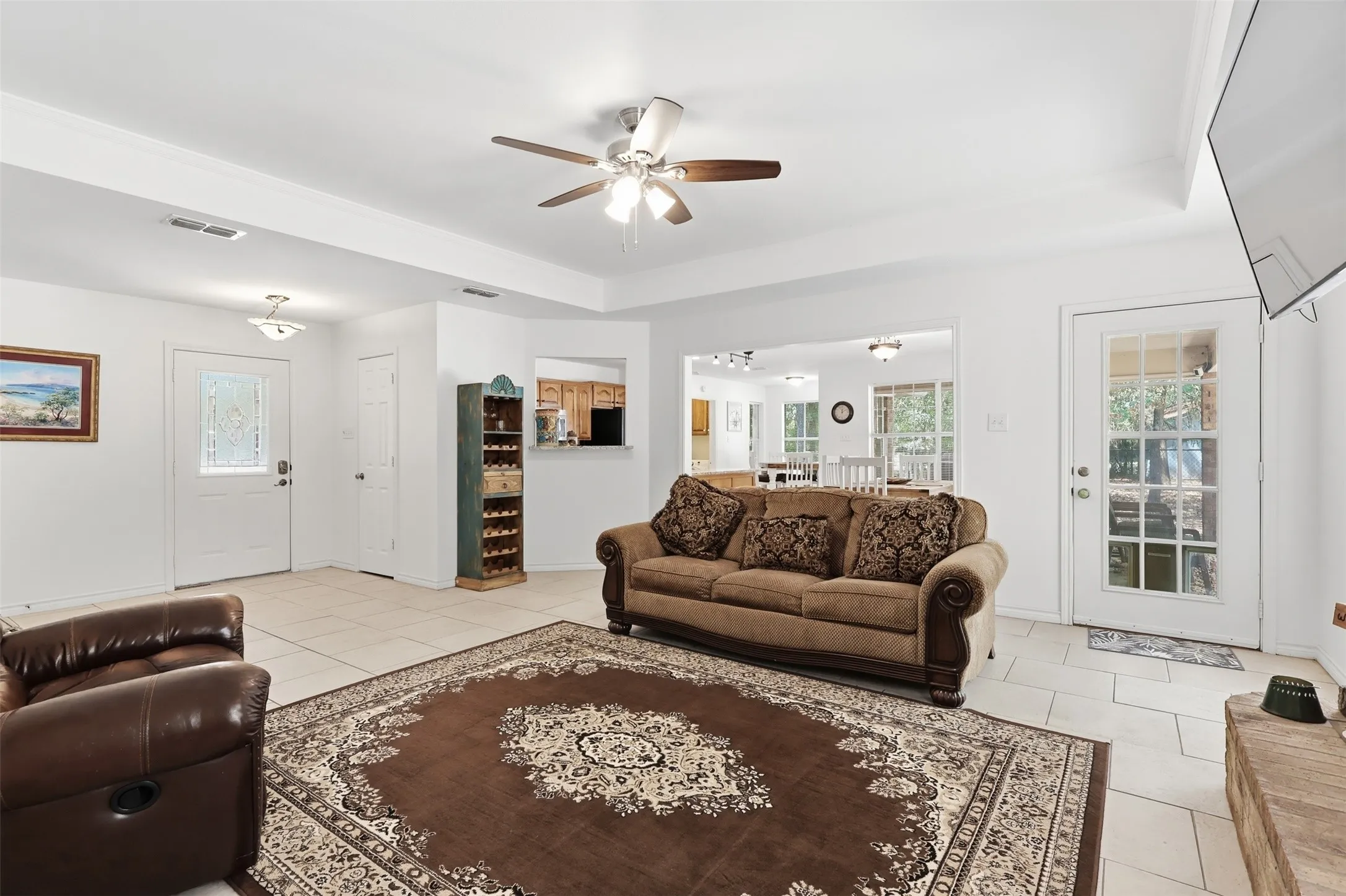 Single Family Residence For Sale in Wood County , 1343 Valleywood Trail, Holly Lake Ranch, Texas 75765, 3 Bedroom, 2 Bathroom, 2 Garage spaces, 1,694 Sqft, built in 1996, mls#21358226, Real Estate Agent in Holly Lake Ranch, Homes For Sale in Wood county, Homes For Sale in Holly Lake Ranch, Realtor in Holly Lake Ranch Texas, Real Estate Brokerage Independent Realty Texas, Luminita Cordes Realtor