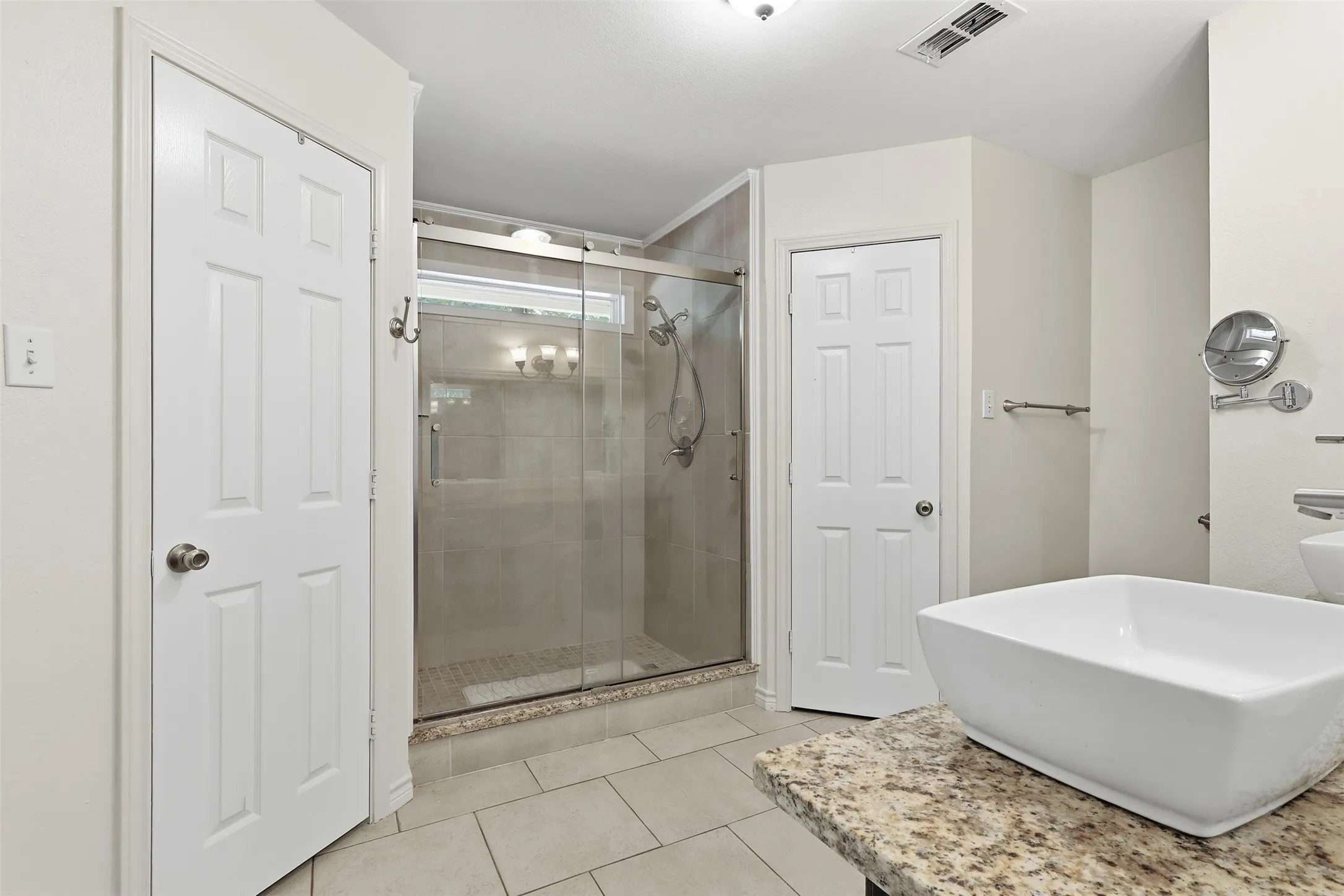 Single Family Residence For Sale in Wood County , 1343 Valleywood Trail, Holly Lake Ranch, Texas 75765, 3 Bedroom, 2 Bathroom, 2 Garage spaces, 1,694 Sqft, built in 1996, mls#21358226, Real Estate Agent in Holly Lake Ranch, Homes For Sale in Wood county, Homes For Sale in Holly Lake Ranch, Realtor in Holly Lake Ranch Texas, Real Estate Brokerage Independent Realty Texas, Luminita Cordes Realtor