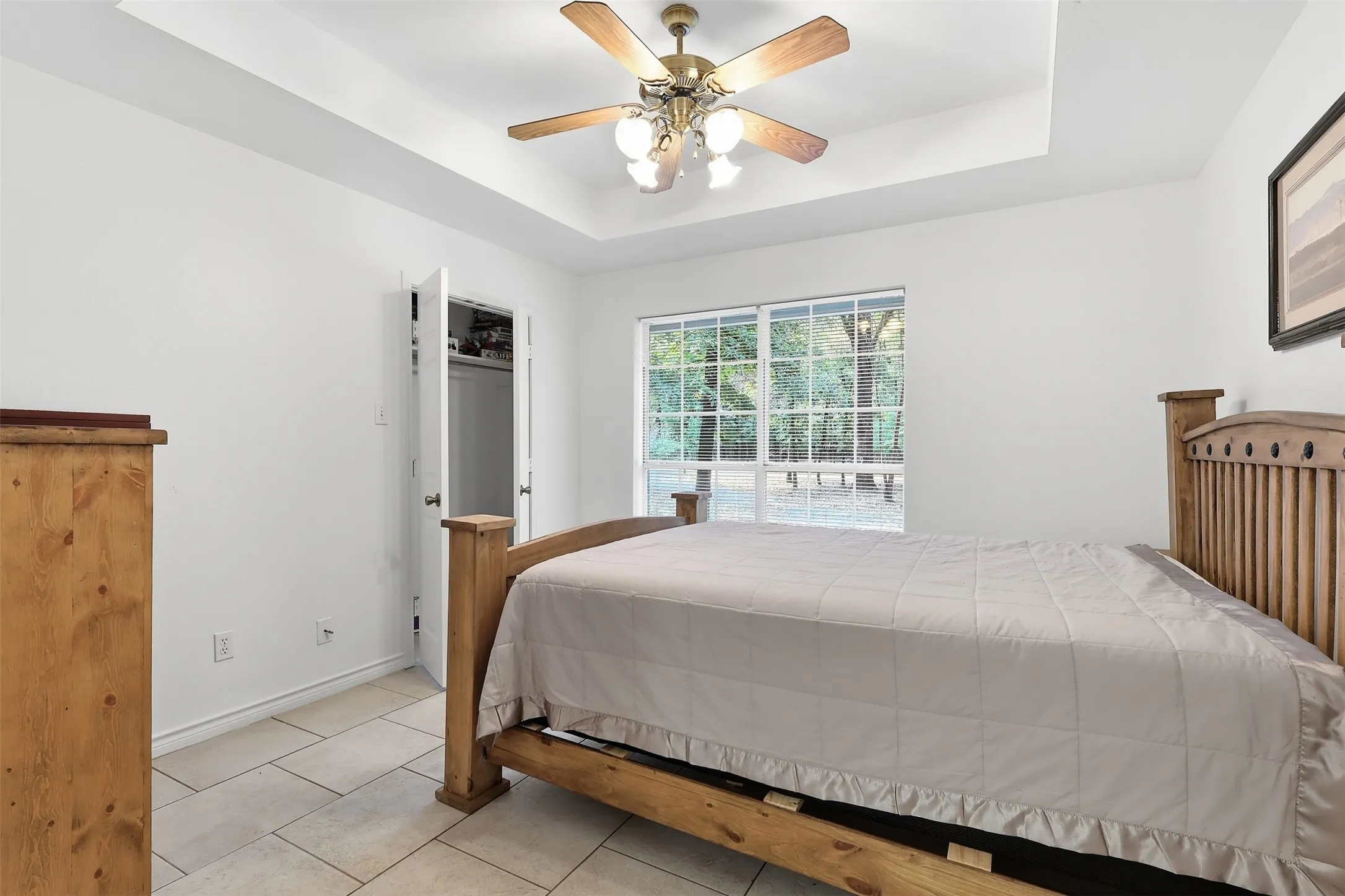 Single Family Residence For Sale in Wood County , 1343 Valleywood Trail, Holly Lake Ranch, Texas 75765, 3 Bedroom, 2 Bathroom, 2 Garage spaces, 1,694 Sqft, built in 1996, mls#21358226, Real Estate Agent in Holly Lake Ranch, Homes For Sale in Wood county, Homes For Sale in Holly Lake Ranch, Realtor in Holly Lake Ranch Texas, Real Estate Brokerage Independent Realty Texas, Luminita Cordes Realtor