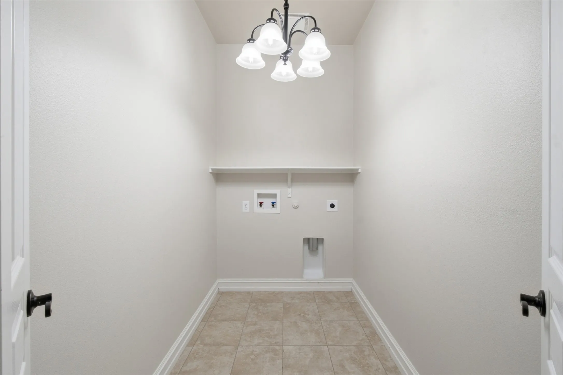 Single Family Residence For Sale in Denton County , 1728 Hacienda Heights Lane, Frisco, Texas 75036, 3 Bedroom, 3 Bathroom, 2 Garage spaces, 2,528 Sqft, built in 2013, mls#21358201, Real Estate Agent in Frisco, Homes For Sale in Denton county, Homes For Sale in Frisco, Realtor in Frisco Texas, Real Estate Brokerage Independent Realty Texas, Luminita Cordes Realtor