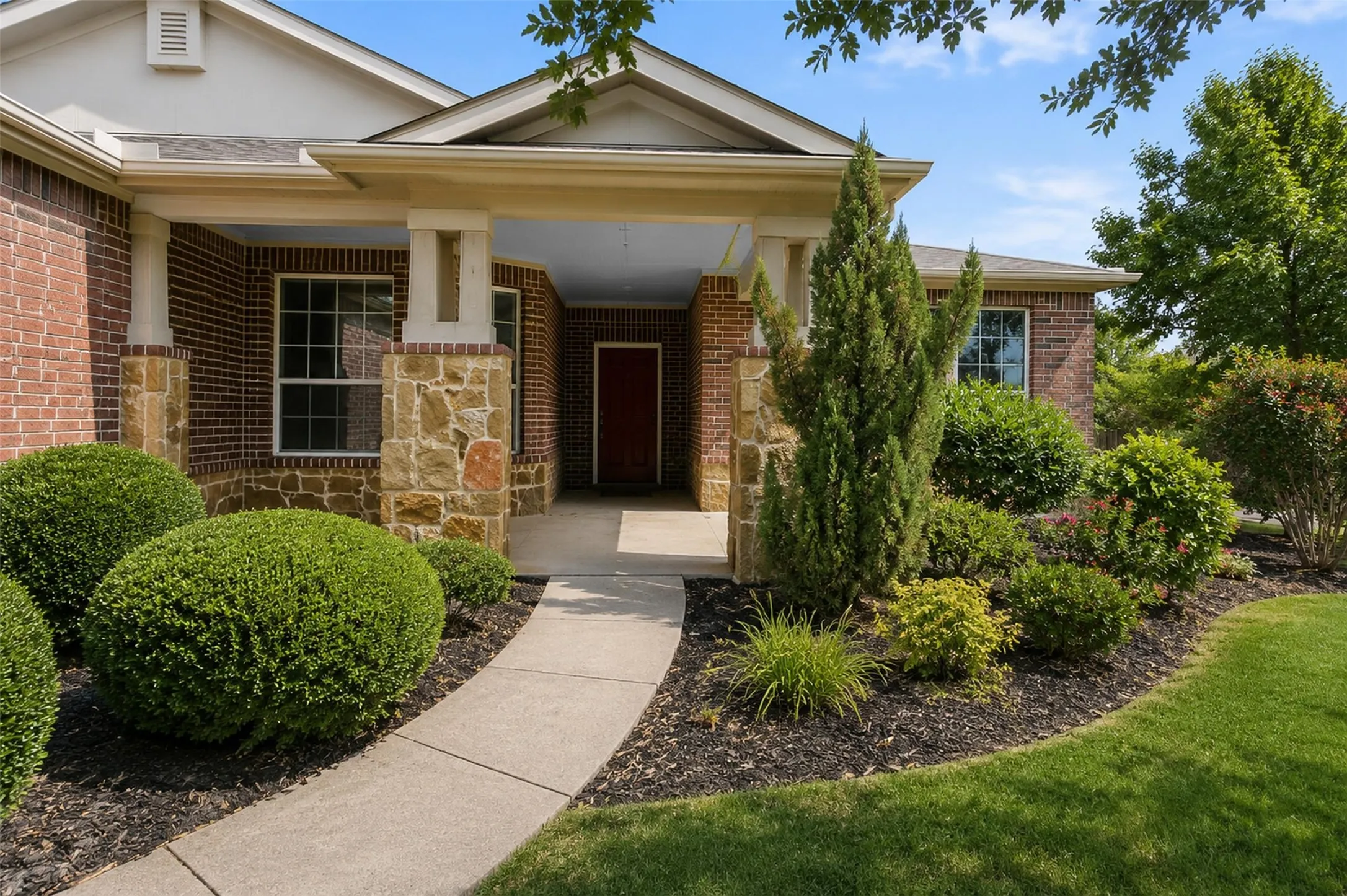 Single Family Residence For Sale in Denton County , 1728 Hacienda Heights Lane, Frisco, Texas 75036, 3 Bedroom, 3 Bathroom, 2 Garage spaces, 2,528 Sqft, built in 2013, mls#21358201, Real Estate Agent in Frisco, Homes For Sale in Denton county, Homes For Sale in Frisco, Realtor in Frisco Texas, Real Estate Brokerage Independent Realty Texas, Luminita Cordes Realtor