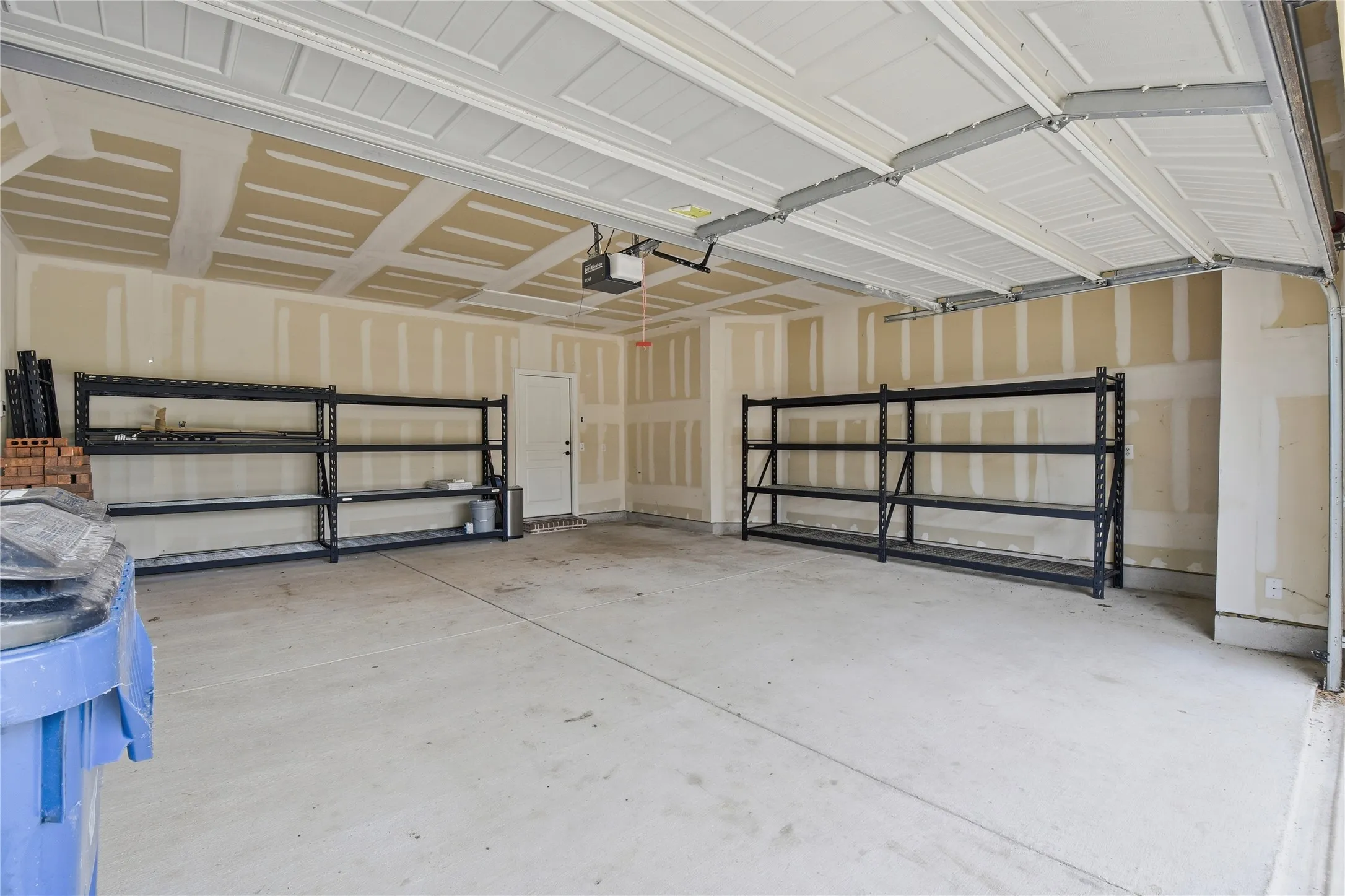 Single Family Residence For Sale in Denton County , 1728 Hacienda Heights Lane, Frisco, Texas 75036, 3 Bedroom, 3 Bathroom, 2 Garage spaces, 2,528 Sqft, built in 2013, mls#21358201, Real Estate Agent in Frisco, Homes For Sale in Denton county, Homes For Sale in Frisco, Realtor in Frisco Texas, Real Estate Brokerage Independent Realty Texas, Luminita Cordes Realtor