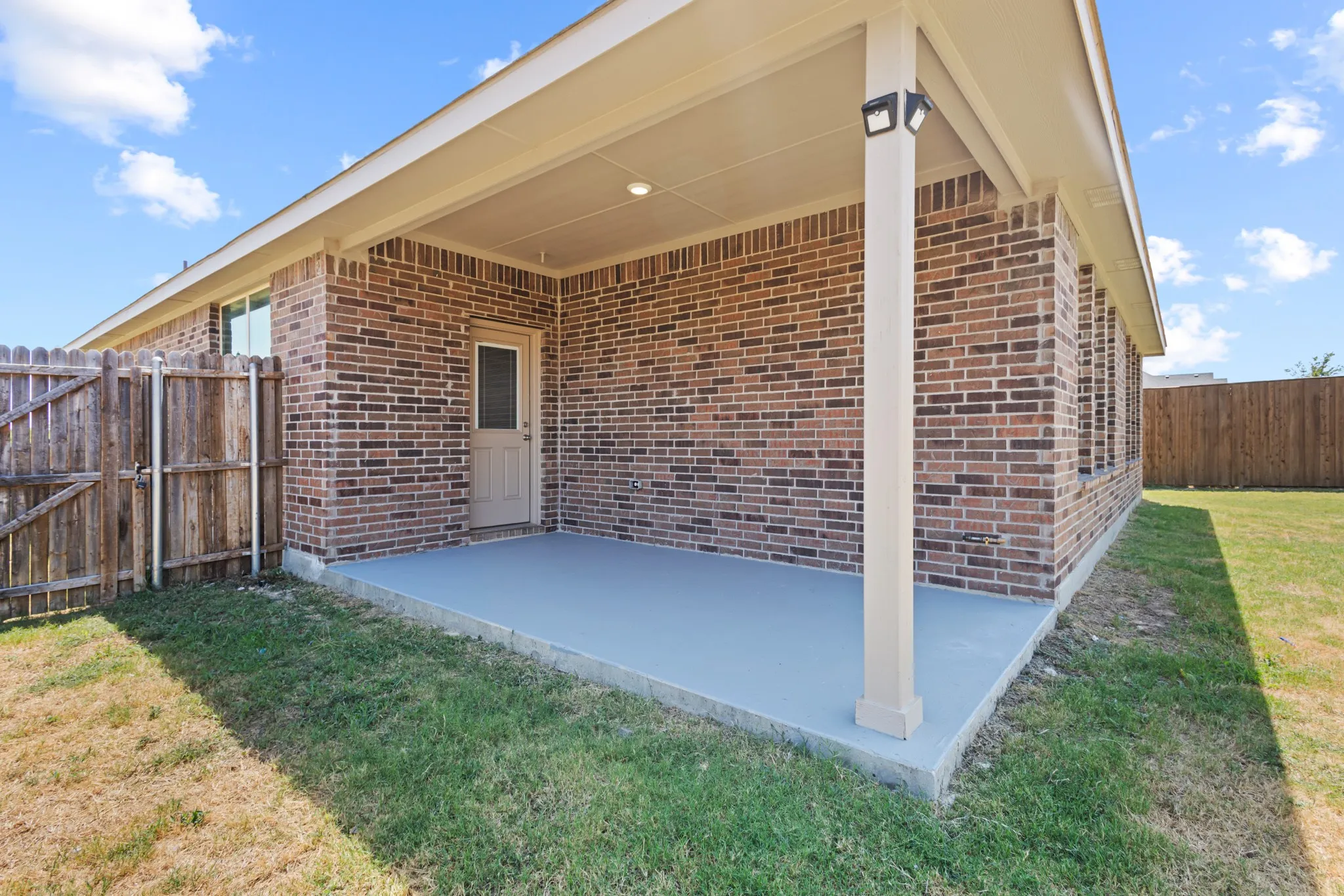 Single Family Residence For Sale in Denton County , 3507 Camden Creek Road, Krum, Texas 76249, 4 Bedroom, 2 Bathroom, 2 Garage spaces, 2,133 Sqft, built in 2020, mls#21358485, Real Estate Agent in Krum, Homes For Sale in Denton county, Homes For Sale in Krum, Realtor in Krum Texas, Real Estate Brokerage Independent Realty Texas, Luminita Cordes Realtor