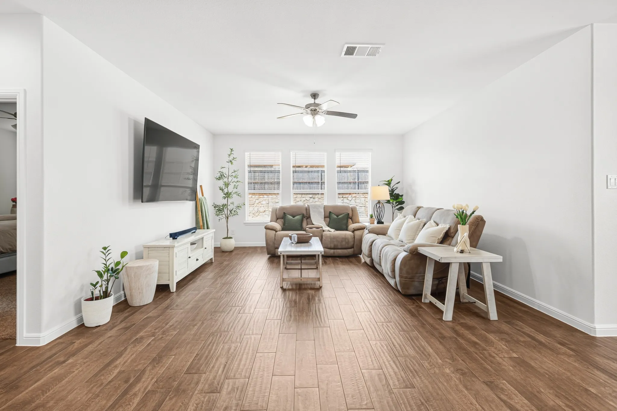 Single Family Residence For Sale in Denton County , 3507 Camden Creek Road, Krum, Texas 76249, 4 Bedroom, 2 Bathroom, 2 Garage spaces, 2,133 Sqft, built in 2020, mls#21358485, Real Estate Agent in Krum, Homes For Sale in Denton county, Homes For Sale in Krum, Realtor in Krum Texas, Real Estate Brokerage Independent Realty Texas, Luminita Cordes Realtor