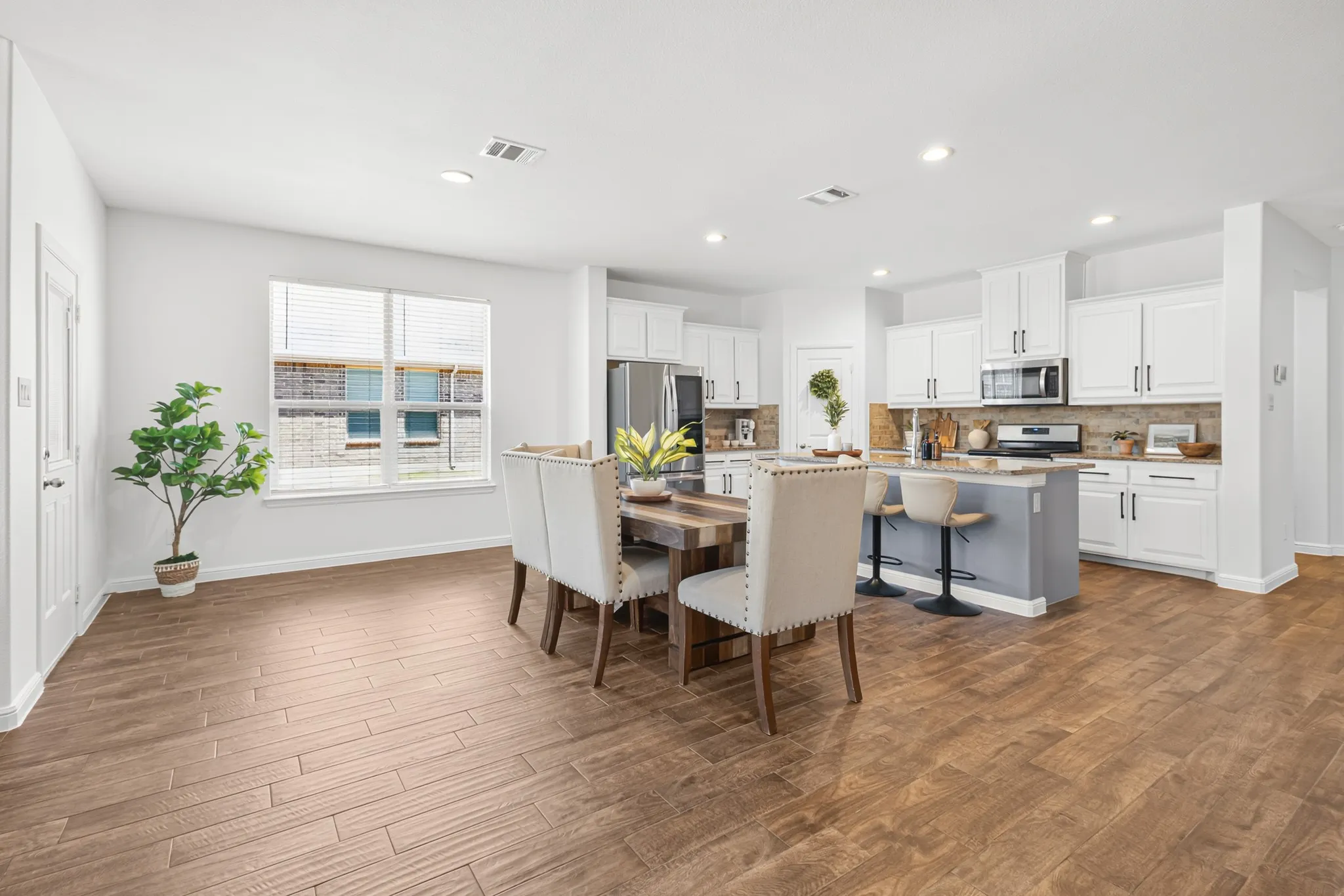 Single Family Residence For Sale in Denton County , 3507 Camden Creek Road, Krum, Texas 76249, 4 Bedroom, 2 Bathroom, 2 Garage spaces, 2,133 Sqft, built in 2020, mls#21358485, Real Estate Agent in Krum, Homes For Sale in Denton county, Homes For Sale in Krum, Realtor in Krum Texas, Real Estate Brokerage Independent Realty Texas, Luminita Cordes Realtor