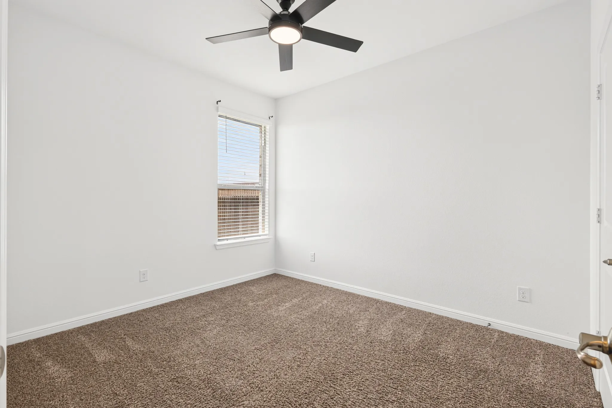 Single Family Residence For Sale in Denton County , 3507 Camden Creek Road, Krum, Texas 76249, 4 Bedroom, 2 Bathroom, 2 Garage spaces, 2,133 Sqft, built in 2020, mls#21358485, Real Estate Agent in Krum, Homes For Sale in Denton county, Homes For Sale in Krum, Realtor in Krum Texas, Real Estate Brokerage Independent Realty Texas, Luminita Cordes Realtor