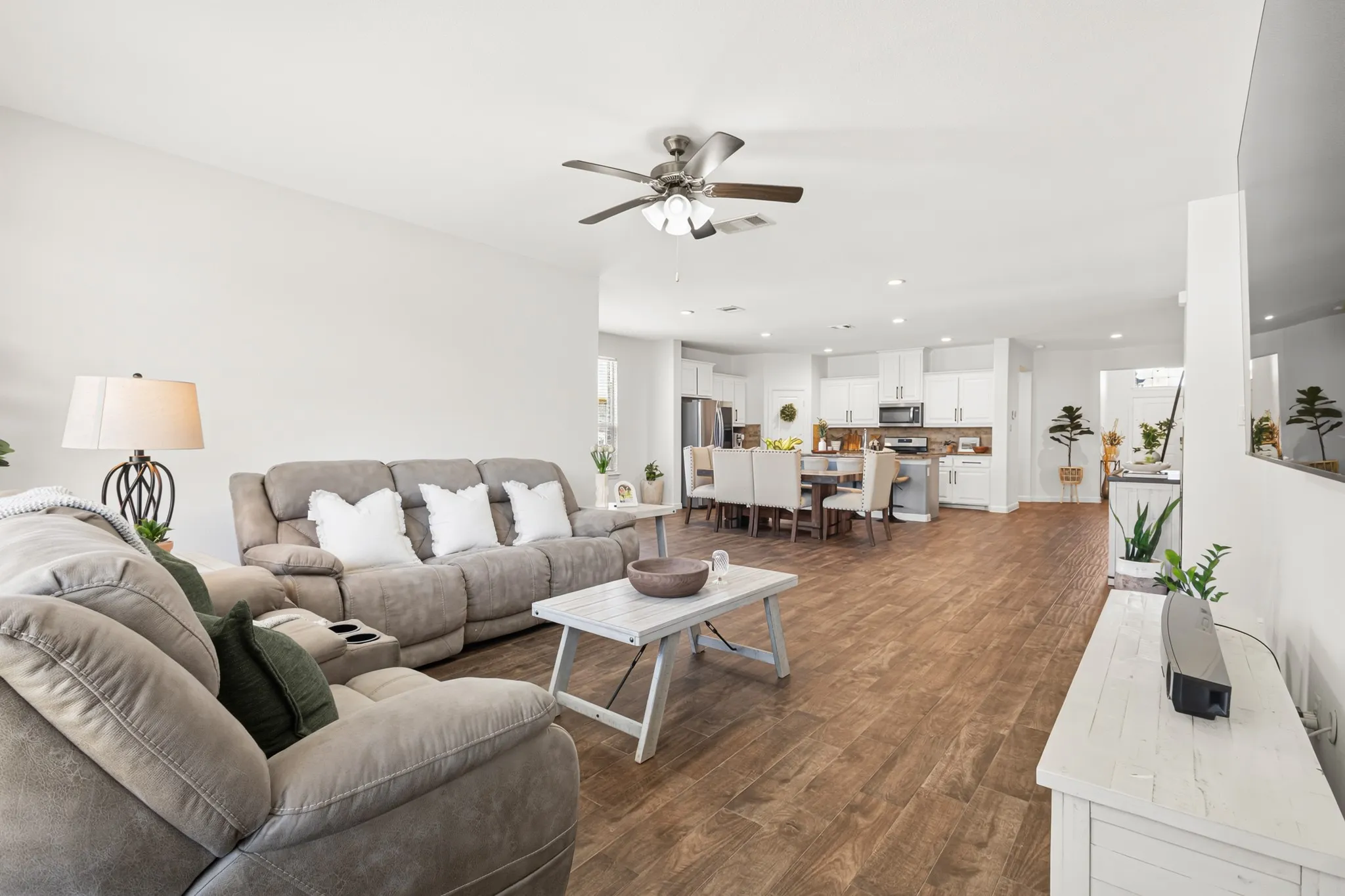 Single Family Residence For Sale in Denton County , 3507 Camden Creek Road, Krum, Texas 76249, 4 Bedroom, 2 Bathroom, 2 Garage spaces, 2,133 Sqft, built in 2020, mls#21358485, Real Estate Agent in Krum, Homes For Sale in Denton county, Homes For Sale in Krum, Realtor in Krum Texas, Real Estate Brokerage Independent Realty Texas, Luminita Cordes Realtor