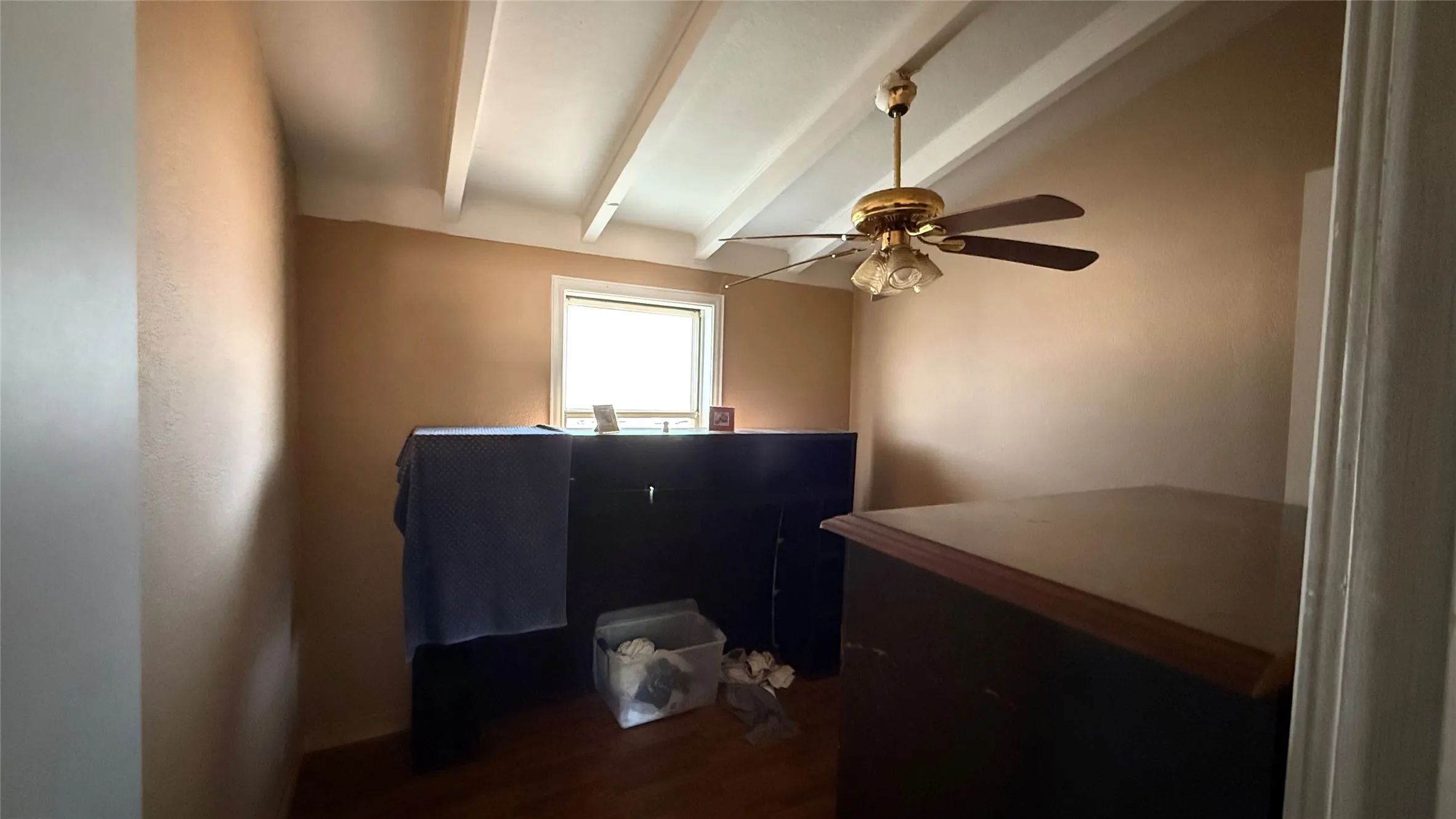 Single Family Residence For Sale in Wise County , 3010 W Highway 114, Paradise, Texas 76073, 2 Bedroom, 1 Bathroom, Garage spaces, 768 Sqft, built in 1980, mls#21358487, Real Estate Agent in Paradise, Homes For Sale in Wise county, Homes For Sale in Paradise, Realtor in Paradise Texas, Real Estate Brokerage Independent Realty Texas, Luminita Cordes Realtor