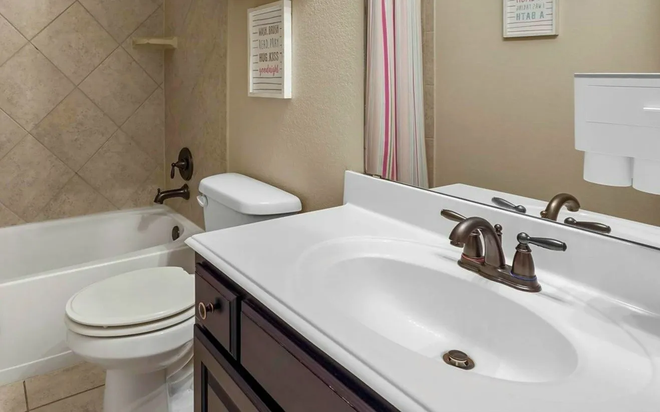 Townhouse For Rent in Denton County , 4129 Comanche Drive, Carrollton, Texas 75010, 3 Bedroom, 3 Bathroom, 2 Garage spaces, 2,182 Sqft, built in 2012, mls#21355047, Real Estate Agent in Carrollton, Homes For Rent in Denton county, Homes For Rent in Carrollton, Realtor in Carrollton Texas, Real Estate Brokerage Independent Realty Texas, Luminita Cordes Realtor