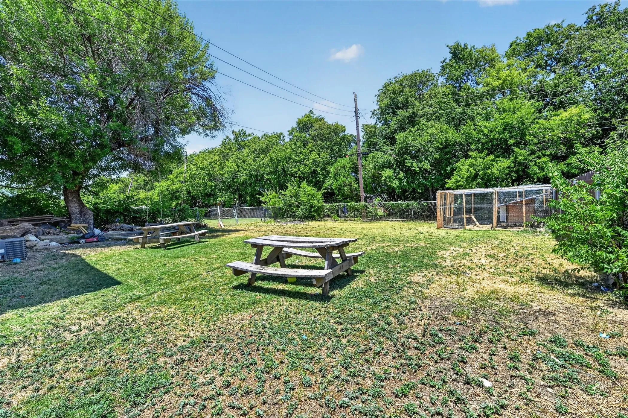 Triplex For Sale in Dallas County , 1938 El Paso Street, Grand Prairie, Texas 75051, 7 Bedroom, 5 Bathroom, Garage spaces, 3,303 Sqft, built in 1964, mls#21355102, Real Estate Agent in Grand Prairie, Homes For Sale in Dallas county, Homes For Sale in Grand Prairie, Realtor in Grand Prairie Texas, Real Estate Brokerage Independent Realty Texas, Luminita Cordes Realtor