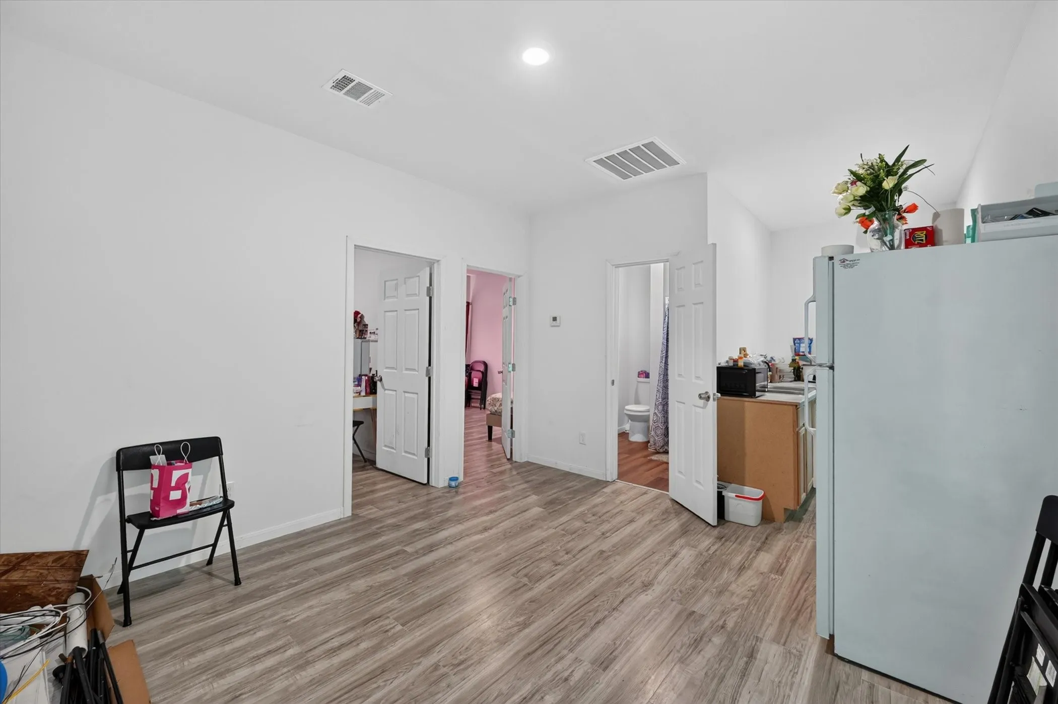 Triplex For Sale in Dallas County , 1938 El Paso Street, Grand Prairie, Texas 75051, 7 Bedroom, 5 Bathroom, Garage spaces, 3,303 Sqft, built in 1964, mls#21355102, Real Estate Agent in Grand Prairie, Homes For Sale in Dallas county, Homes For Sale in Grand Prairie, Realtor in Grand Prairie Texas, Real Estate Brokerage Independent Realty Texas, Luminita Cordes Realtor