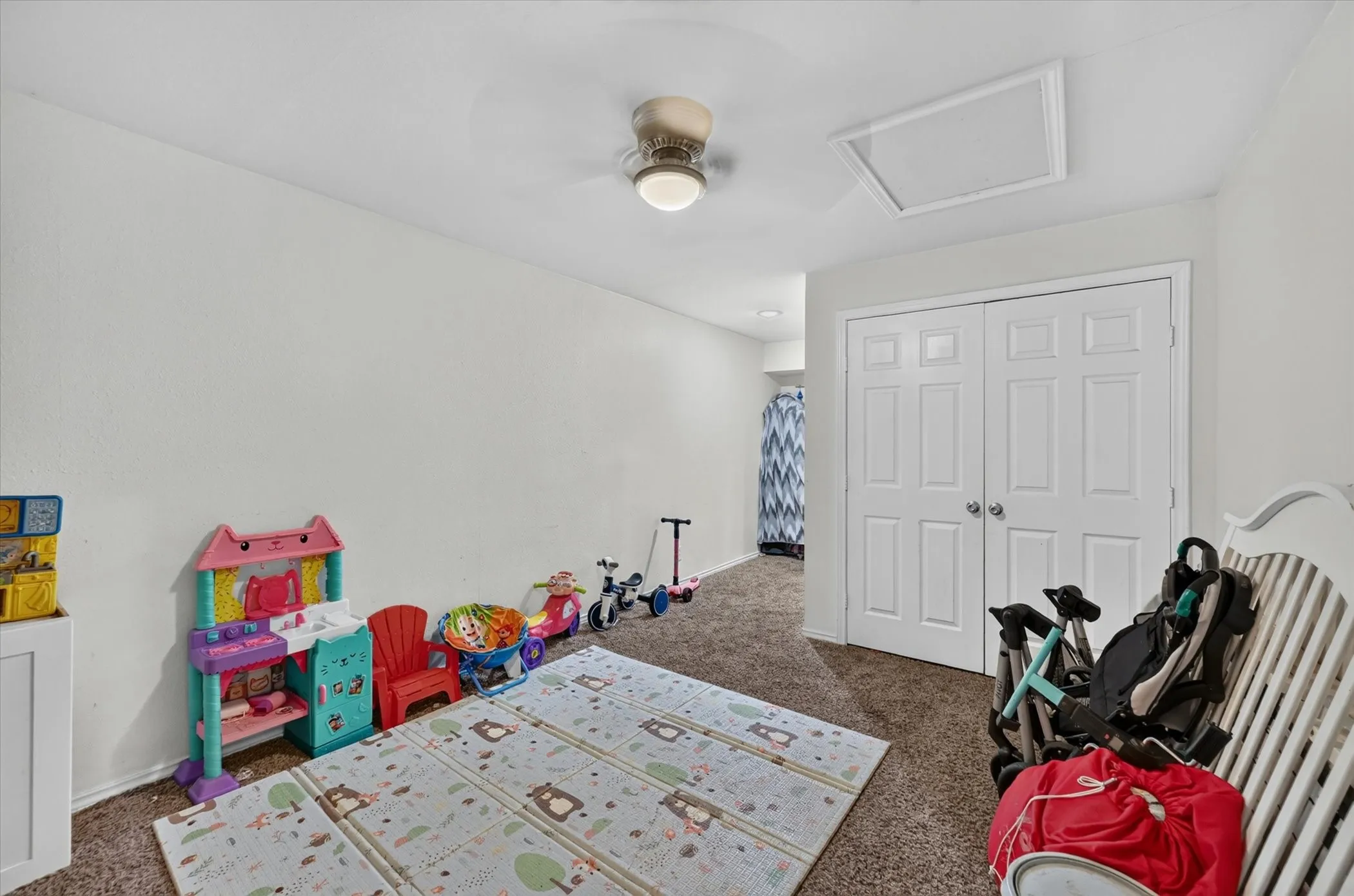 Triplex For Sale in Dallas County , 1938 El Paso Street, Grand Prairie, Texas 75051, 7 Bedroom, 5 Bathroom, Garage spaces, 3,303 Sqft, built in 1964, mls#21355102, Real Estate Agent in Grand Prairie, Homes For Sale in Dallas county, Homes For Sale in Grand Prairie, Realtor in Grand Prairie Texas, Real Estate Brokerage Independent Realty Texas, Luminita Cordes Realtor