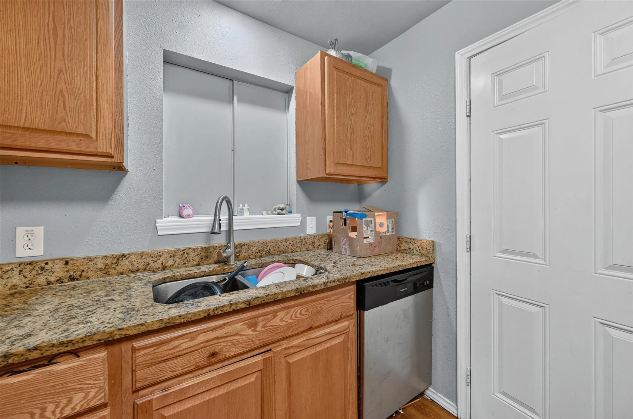 Triplex For Sale in Dallas County , 1938 El Paso Street, Grand Prairie, Texas 75051, 7 Bedroom, 5 Bathroom, Garage spaces, 3,303 Sqft, built in 1964, mls#21355102, Real Estate Agent in Grand Prairie, Homes For Sale in Dallas county, Homes For Sale in Grand Prairie, Realtor in Grand Prairie Texas, Real Estate Brokerage Independent Realty Texas, Luminita Cordes Realtor
