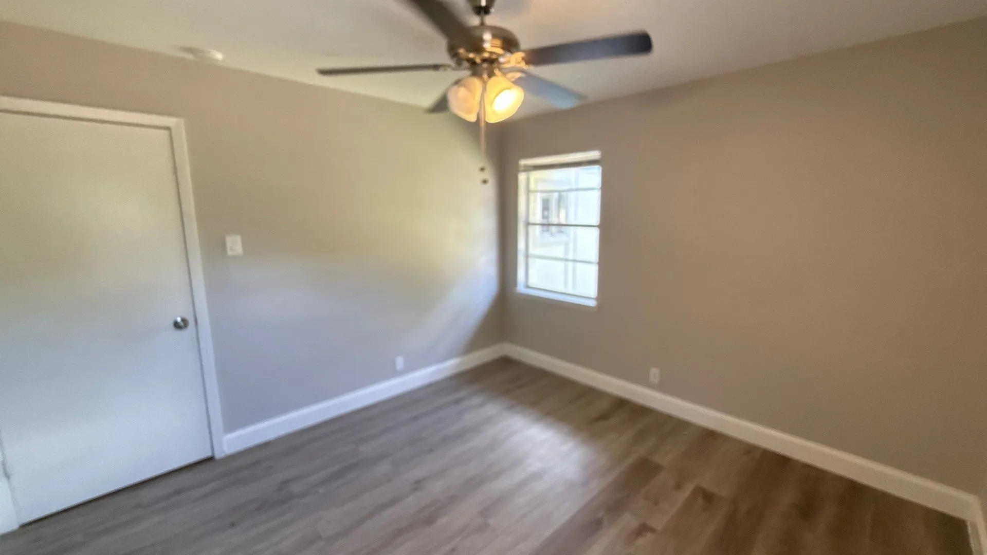 Single Family Residence For Sale in Dallas County , 1851 Chevy Chase Drive, Carrollton, Texas 75006, 3 Bedroom, 1 Bathroom, 1 Garage spaces, 1,296 Sqft, built in 1963, mls#21355820, Real Estate Agent in Carrollton, Homes For Sale in Dallas county, Homes For Sale in Carrollton, Realtor in Carrollton Texas, Real Estate Brokerage Independent Realty Texas, Luminita Cordes Realtor