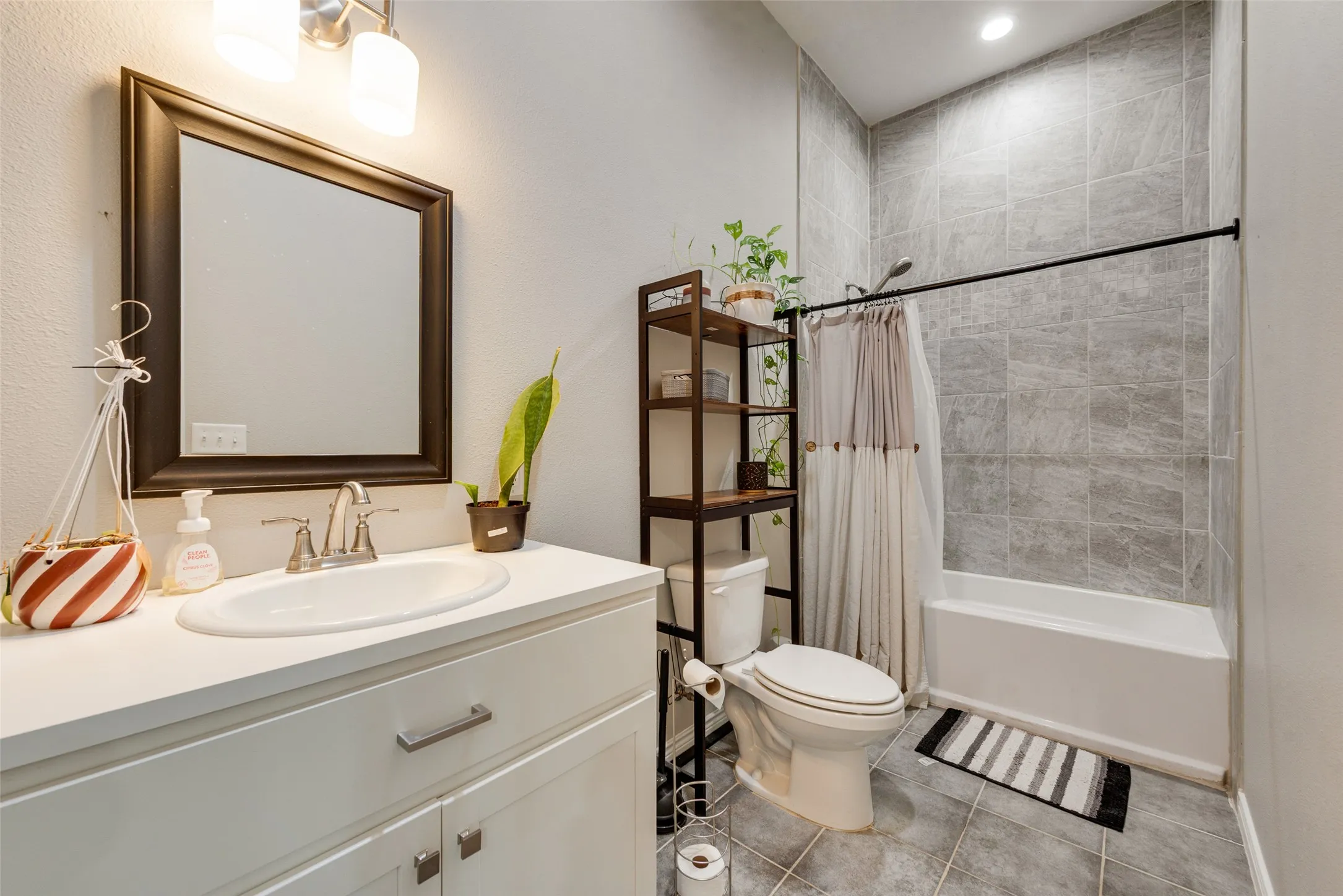Single Family Residence For Sale in Wise County , 139 Quail Lane, Boyd, Texas 76023, 3 Bedroom, 2 Bathroom, 2 Garage spaces, 2,648 Sqft, built in 2019, mls#21358465, Real Estate Agent in Boyd, Homes For Sale in Wise county, Homes For Sale in Boyd, Realtor in Boyd Texas, Real Estate Brokerage Independent Realty Texas, Luminita Cordes Realtor