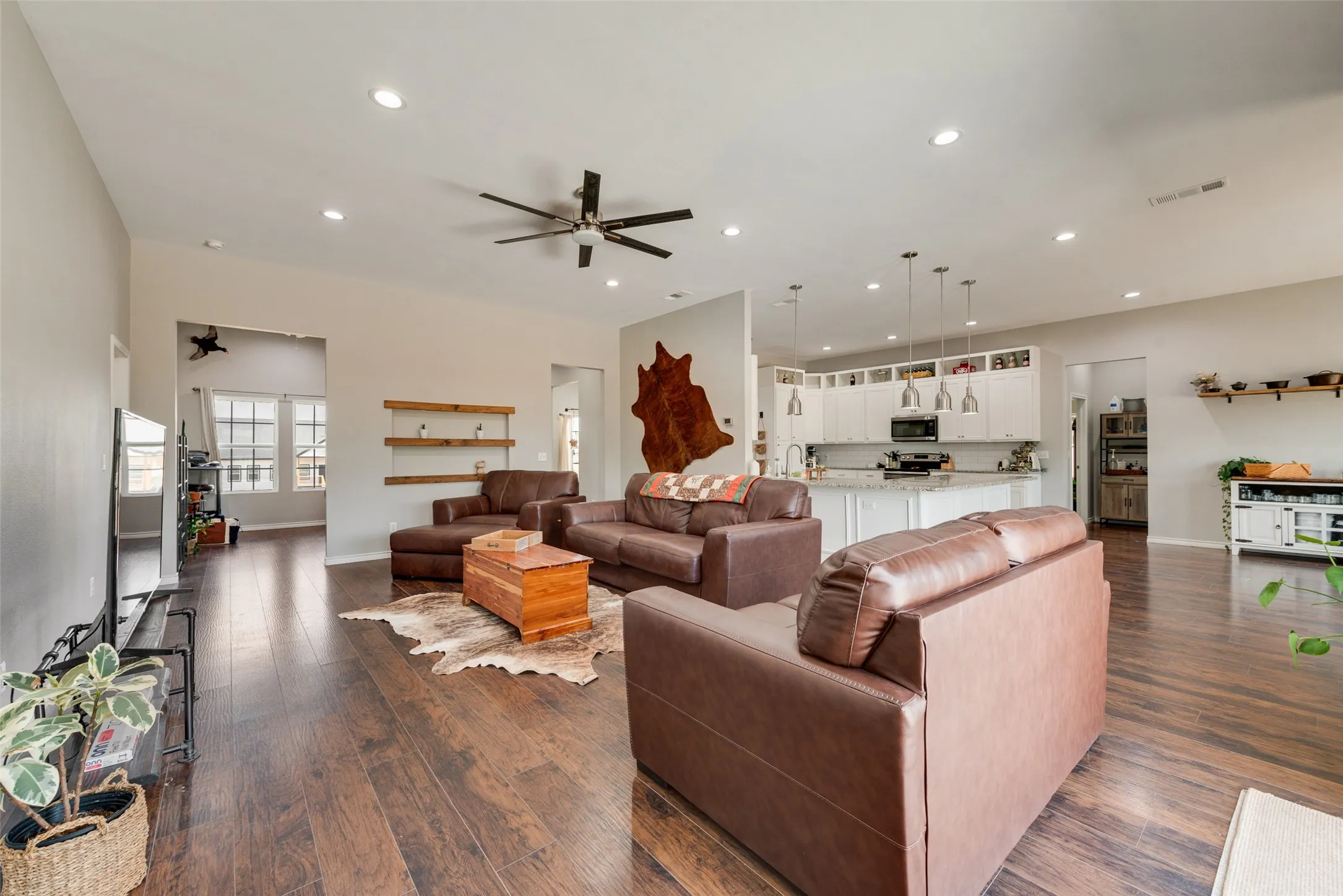 Single Family Residence For Sale in Wise County , 139 Quail Lane, Boyd, Texas 76023, 3 Bedroom, 2 Bathroom, 2 Garage spaces, 2,648 Sqft, built in 2019, mls#21358465, Real Estate Agent in Boyd, Homes For Sale in Wise county, Homes For Sale in Boyd, Realtor in Boyd Texas, Real Estate Brokerage Independent Realty Texas, Luminita Cordes Realtor