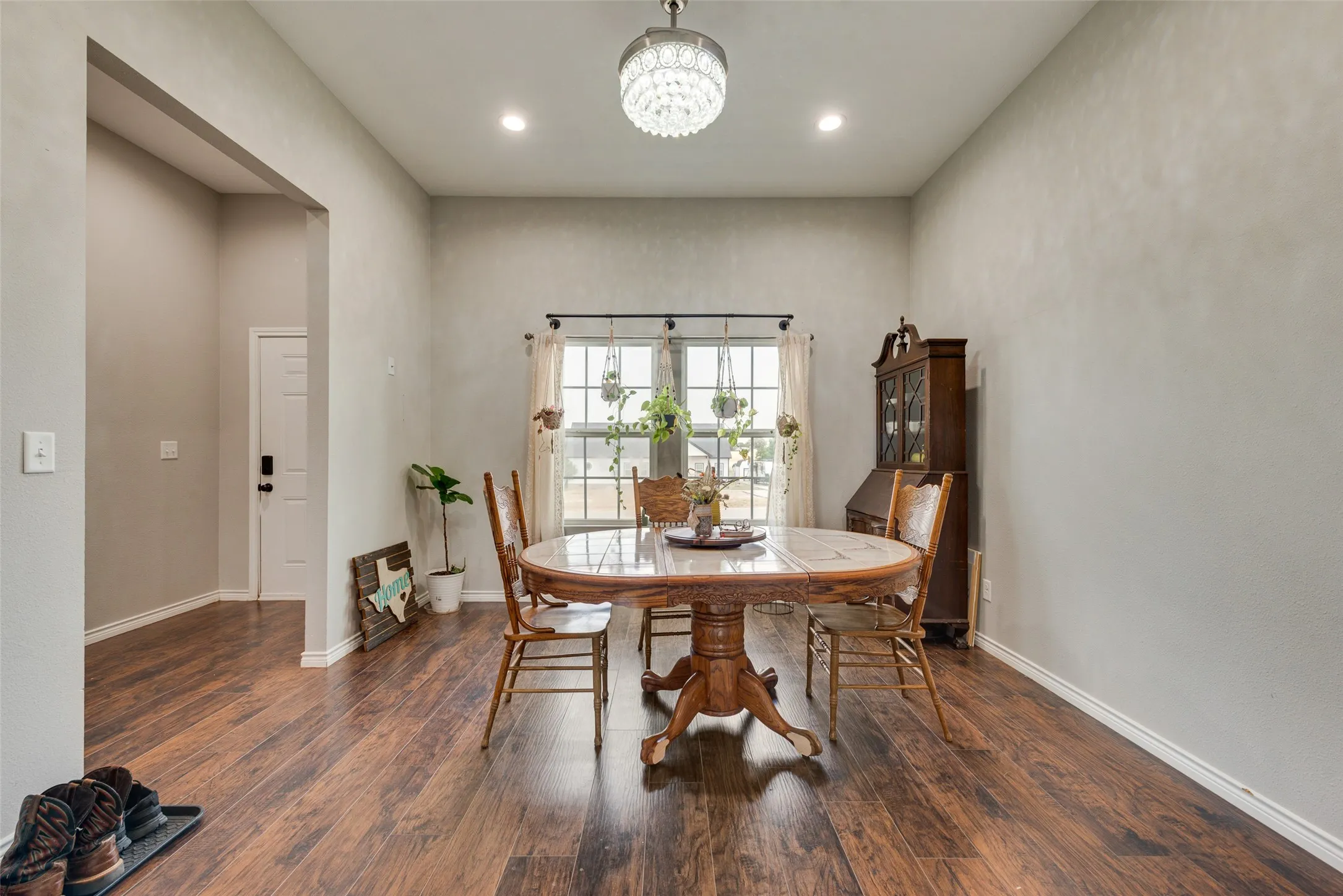 Single Family Residence For Sale in Wise County , 139 Quail Lane, Boyd, Texas 76023, 3 Bedroom, 2 Bathroom, 2 Garage spaces, 2,648 Sqft, built in 2019, mls#21358465, Real Estate Agent in Boyd, Homes For Sale in Wise county, Homes For Sale in Boyd, Realtor in Boyd Texas, Real Estate Brokerage Independent Realty Texas, Luminita Cordes Realtor