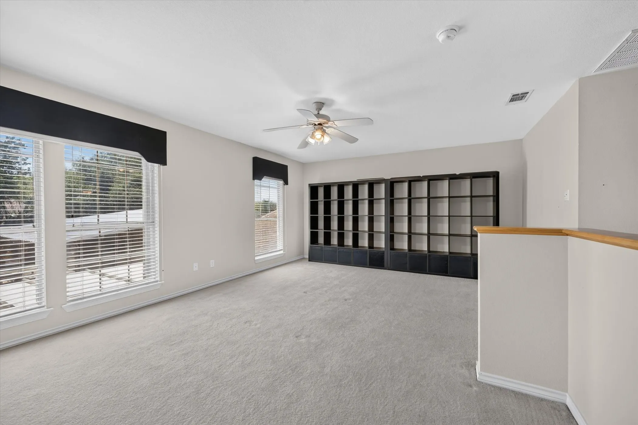 Single Family Residence For Sale in Denton County , 11071 Windjammer Drive, Frisco, Texas 75036, 3 Bedroom, 3 Bathroom, 3 Garage spaces, 2,652 Sqft, built in 1996, mls#21358511, Real Estate Agent in Frisco, Homes For Sale in Denton county, Homes For Sale in Frisco, Realtor in Frisco Texas, Real Estate Brokerage Independent Realty Texas, Luminita Cordes Realtor