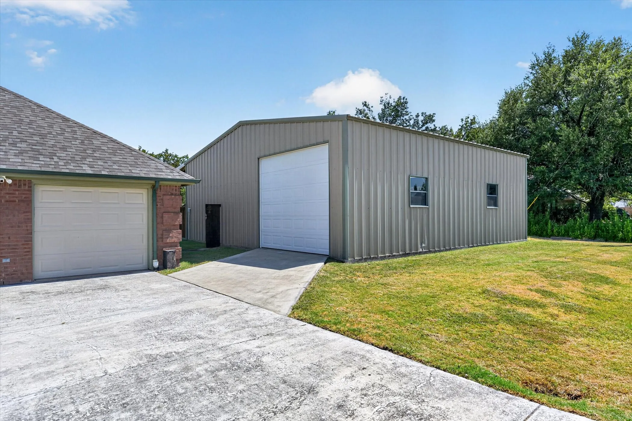 Single Family Residence For Sale in Denton County , 11071 Windjammer Drive, Frisco, Texas 75036, 3 Bedroom, 3 Bathroom, 3 Garage spaces, 2,652 Sqft, built in 1996, mls#21358511, Real Estate Agent in Frisco, Homes For Sale in Denton county, Homes For Sale in Frisco, Realtor in Frisco Texas, Real Estate Brokerage Independent Realty Texas, Luminita Cordes Realtor
