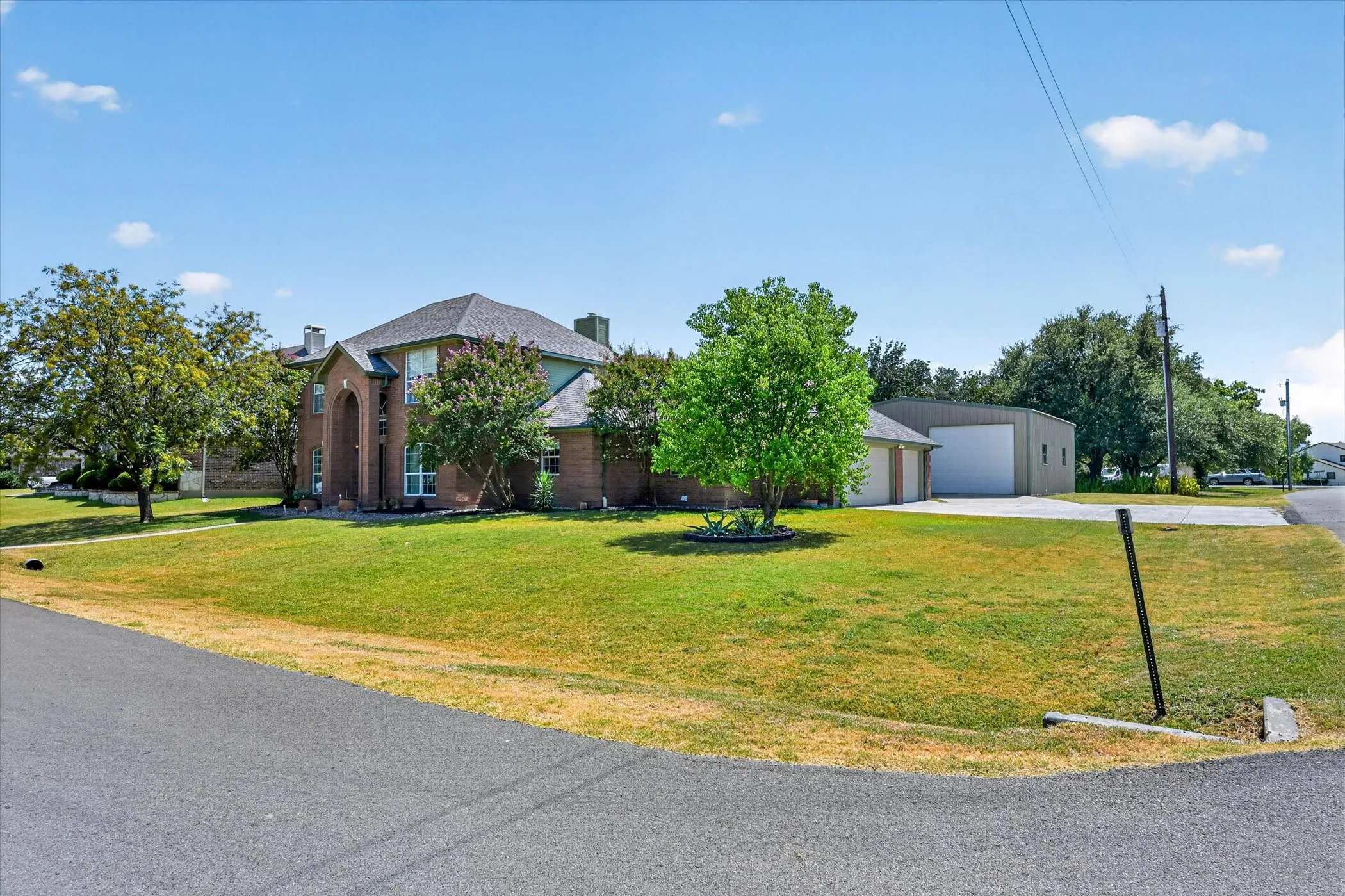 Single Family Residence For Sale in Denton County , 11071 Windjammer Drive, Frisco, Texas 75036, 3 Bedroom, 3 Bathroom, 3 Garage spaces, 2,652 Sqft, built in 1996, mls#21358511, Real Estate Agent in Frisco, Homes For Sale in Denton county, Homes For Sale in Frisco, Realtor in Frisco Texas, Real Estate Brokerage Independent Realty Texas, Luminita Cordes Realtor