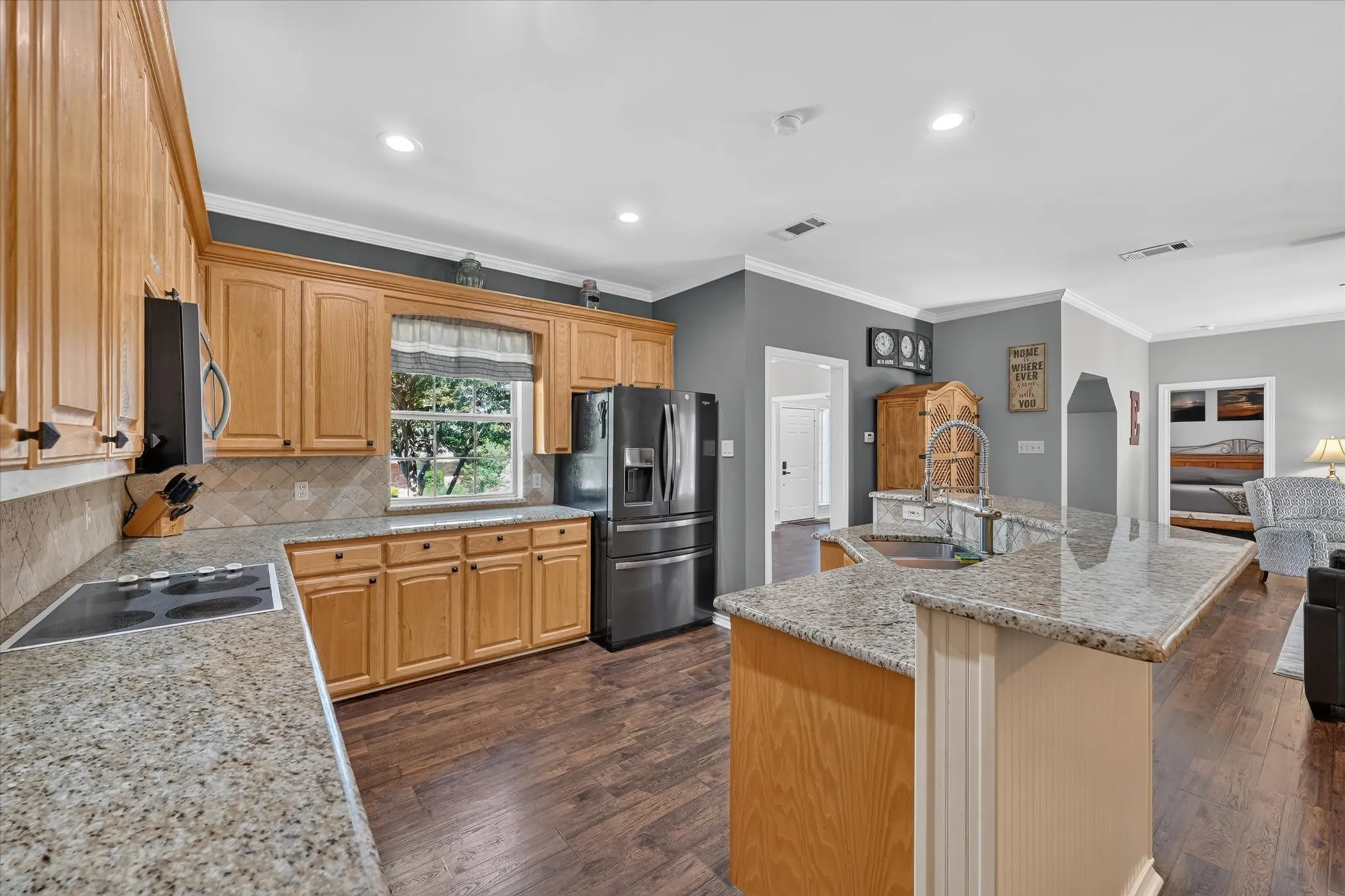 Single Family Residence For Sale in Denton County , 11071 Windjammer Drive, Frisco, Texas 75036, 3 Bedroom, 3 Bathroom, 3 Garage spaces, 2,652 Sqft, built in 1996, mls#21358511, Real Estate Agent in Frisco, Homes For Sale in Denton county, Homes For Sale in Frisco, Realtor in Frisco Texas, Real Estate Brokerage Independent Realty Texas, Luminita Cordes Realtor